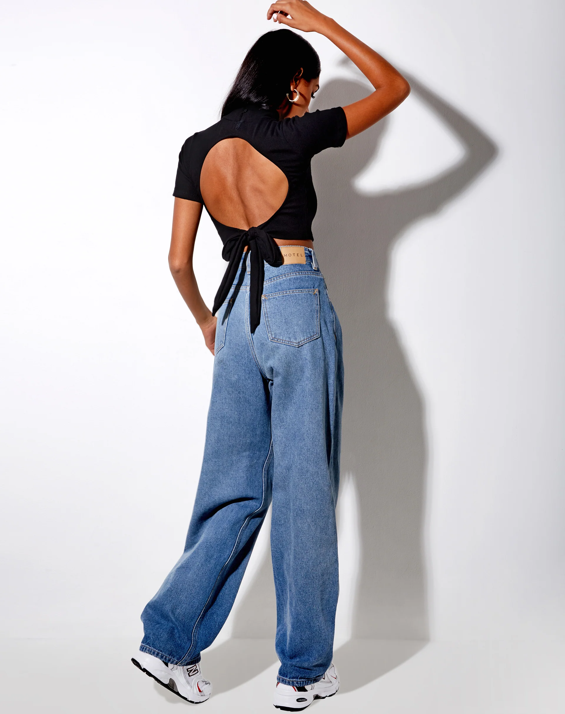 Que Crop Top in Rib Black - Image 4