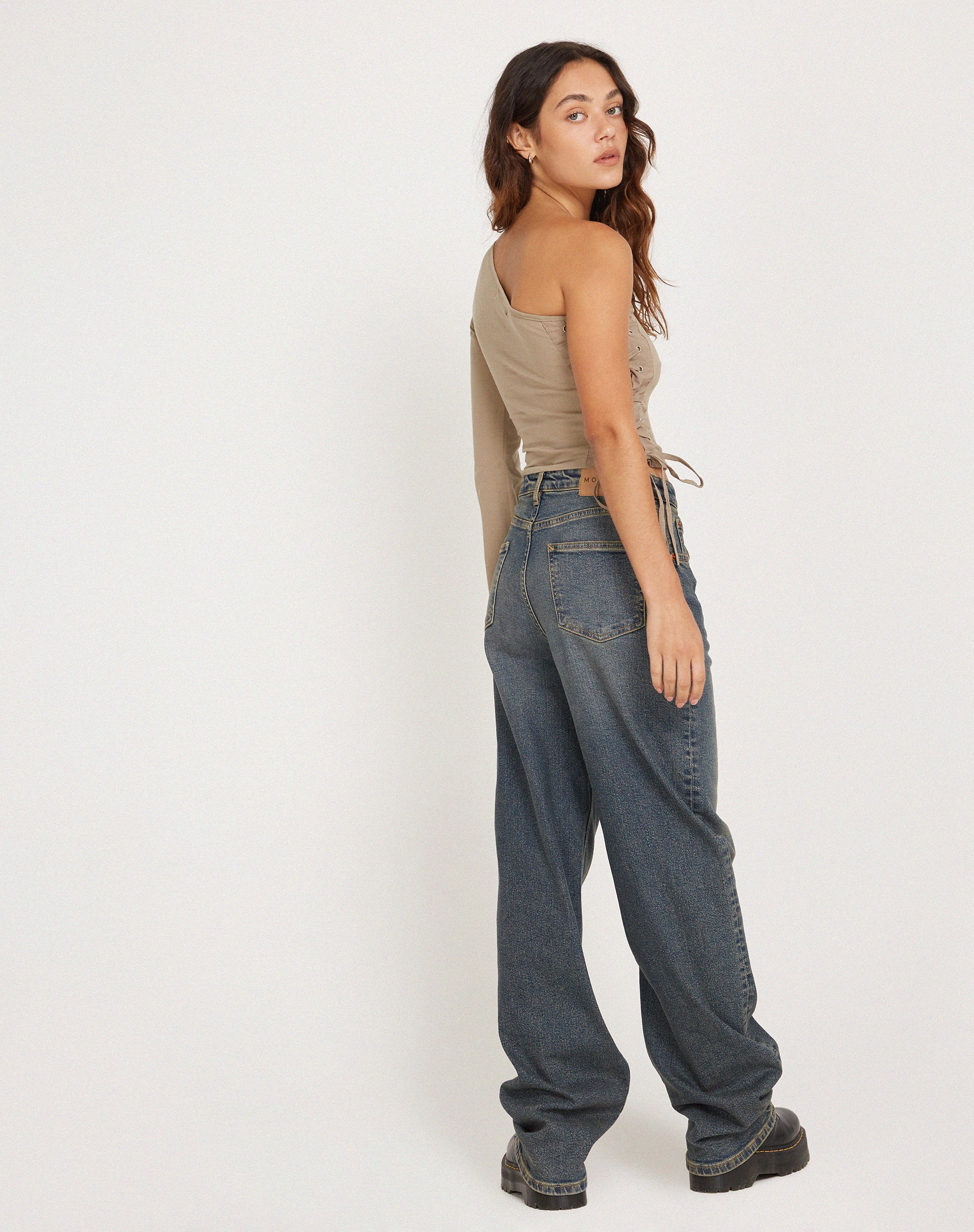Quinley One Sleeve Top in London Fog - Image 5