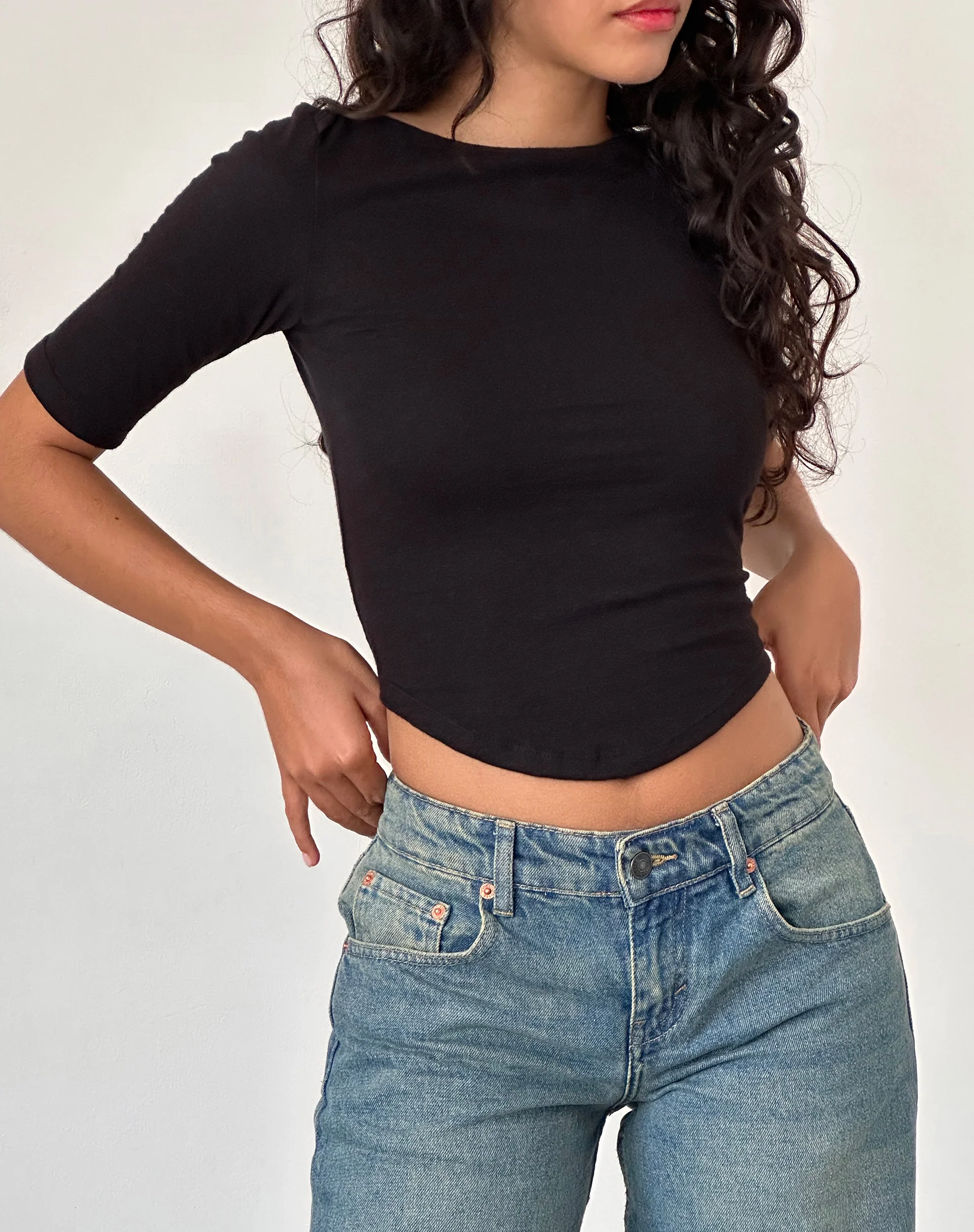 Ralda Curved Hem Top in Cotton Hemp Black - Image 2