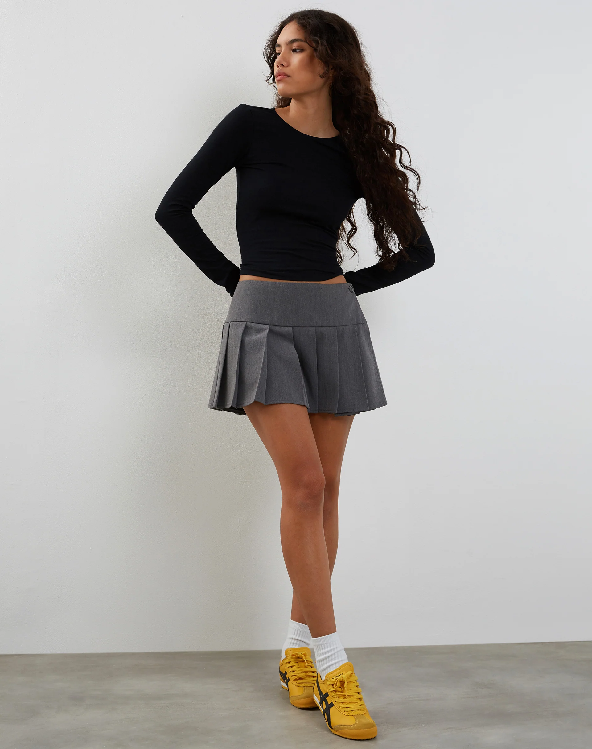 Ratmi Long Sleeve Open Back Top in Black - Image 5