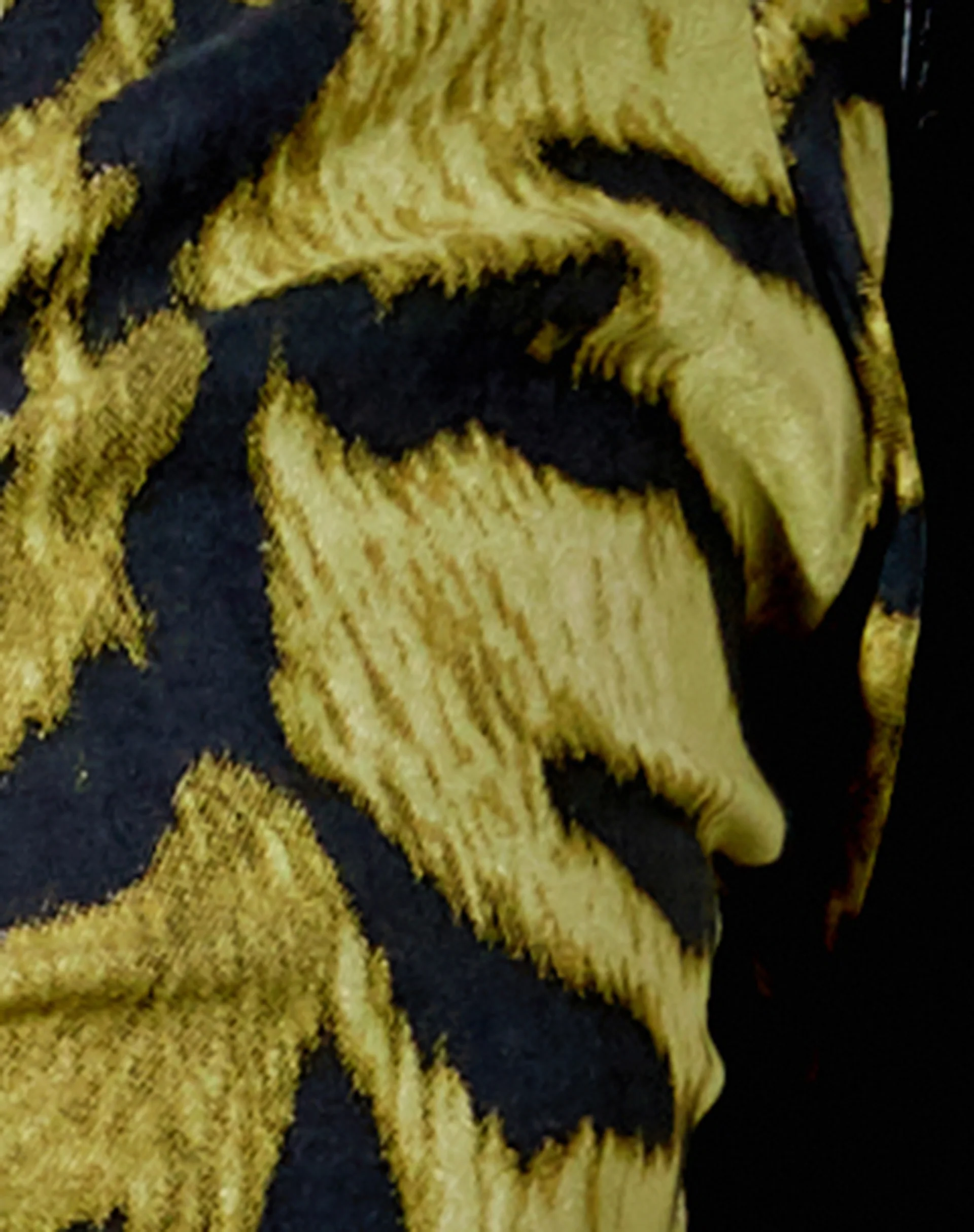 Reilo Crop Top in Tiger Full Khaki - Image 5