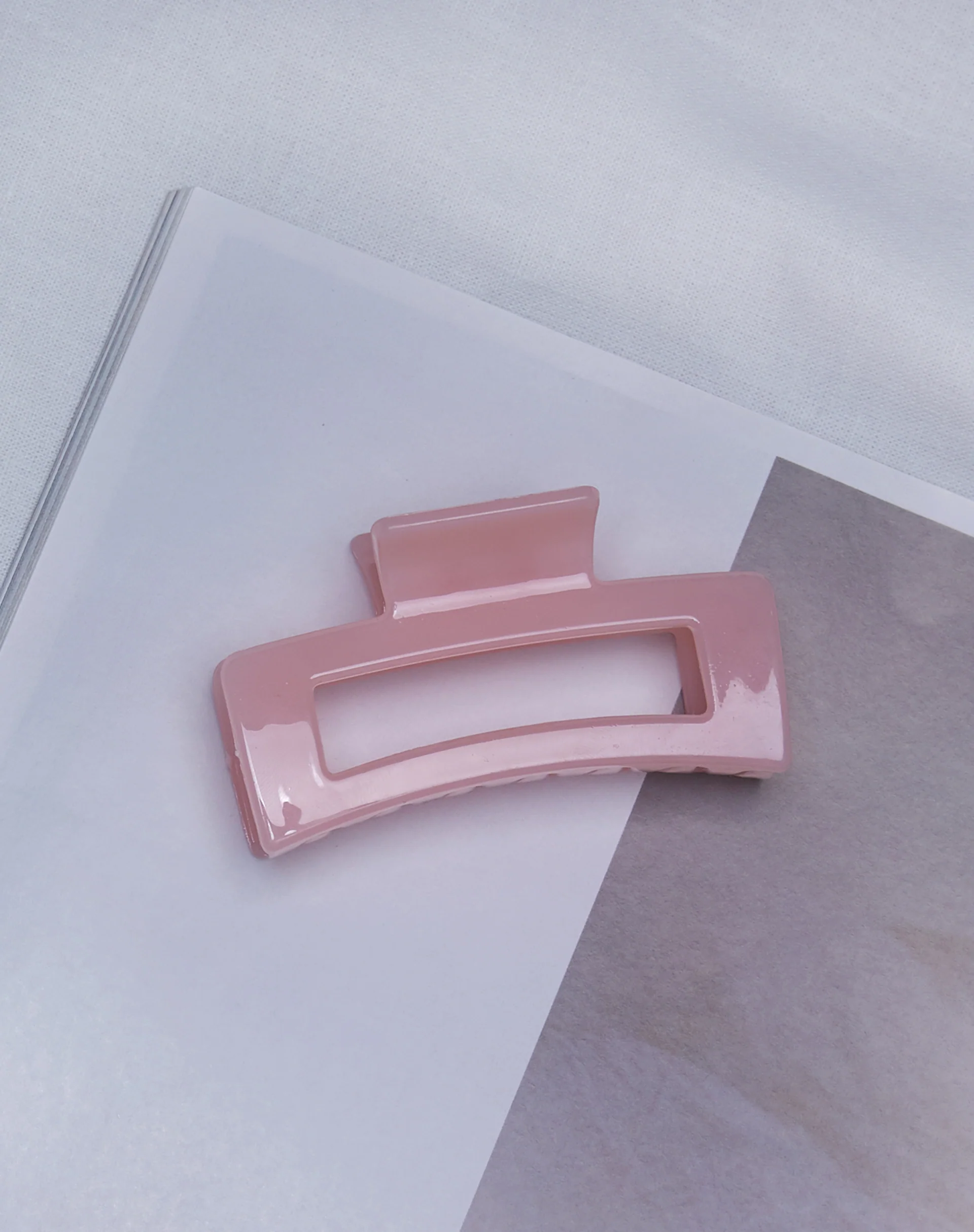 Ridna Hair Claw in Pink - Image 2