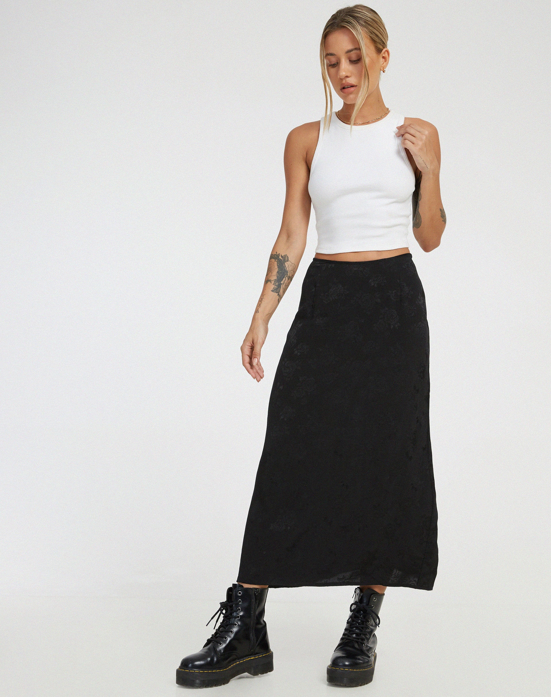 Rindu Midi Skirt in Satin Rose Black - Image 4