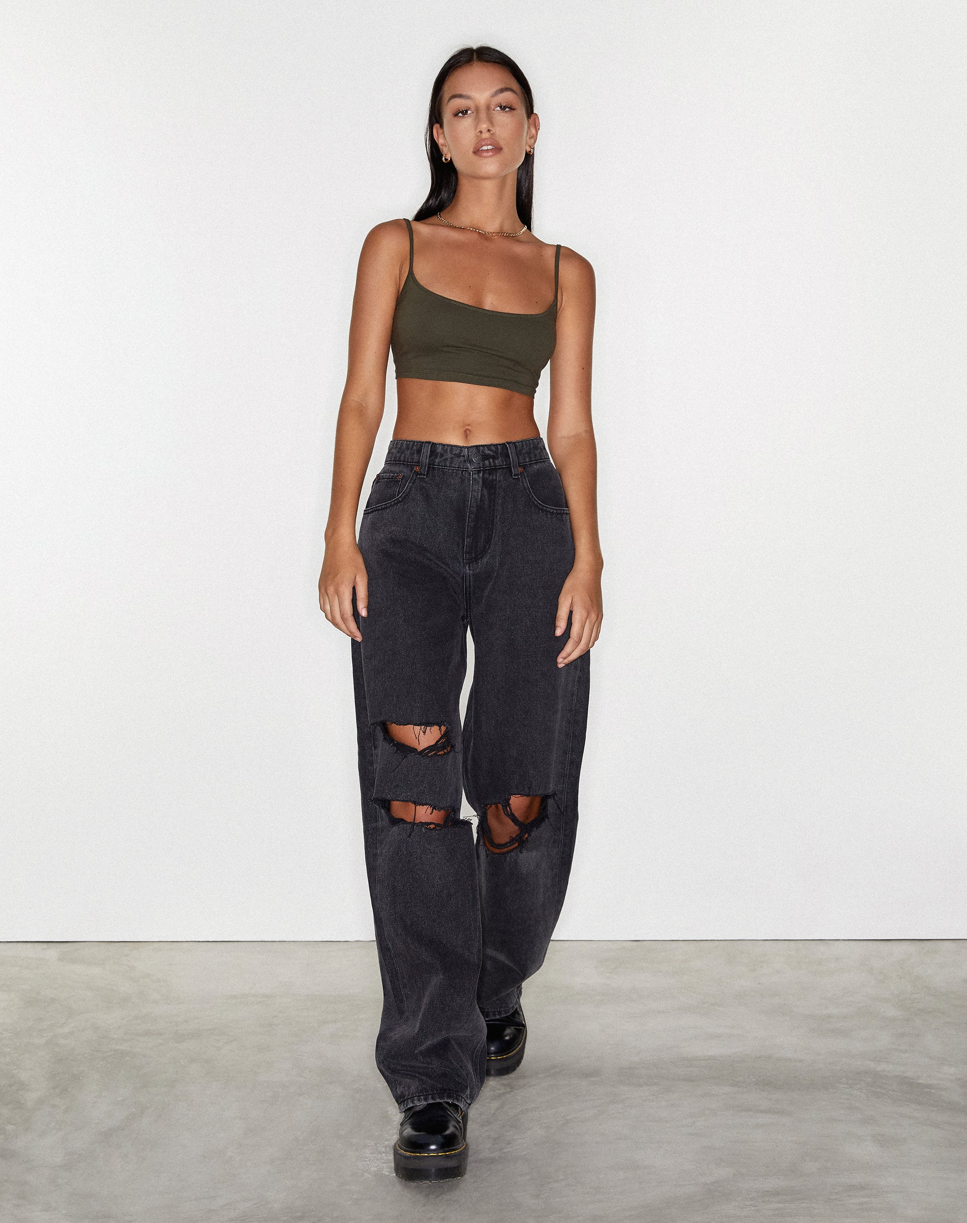 Rips Parallel Jeans in Black Wash - Image 3