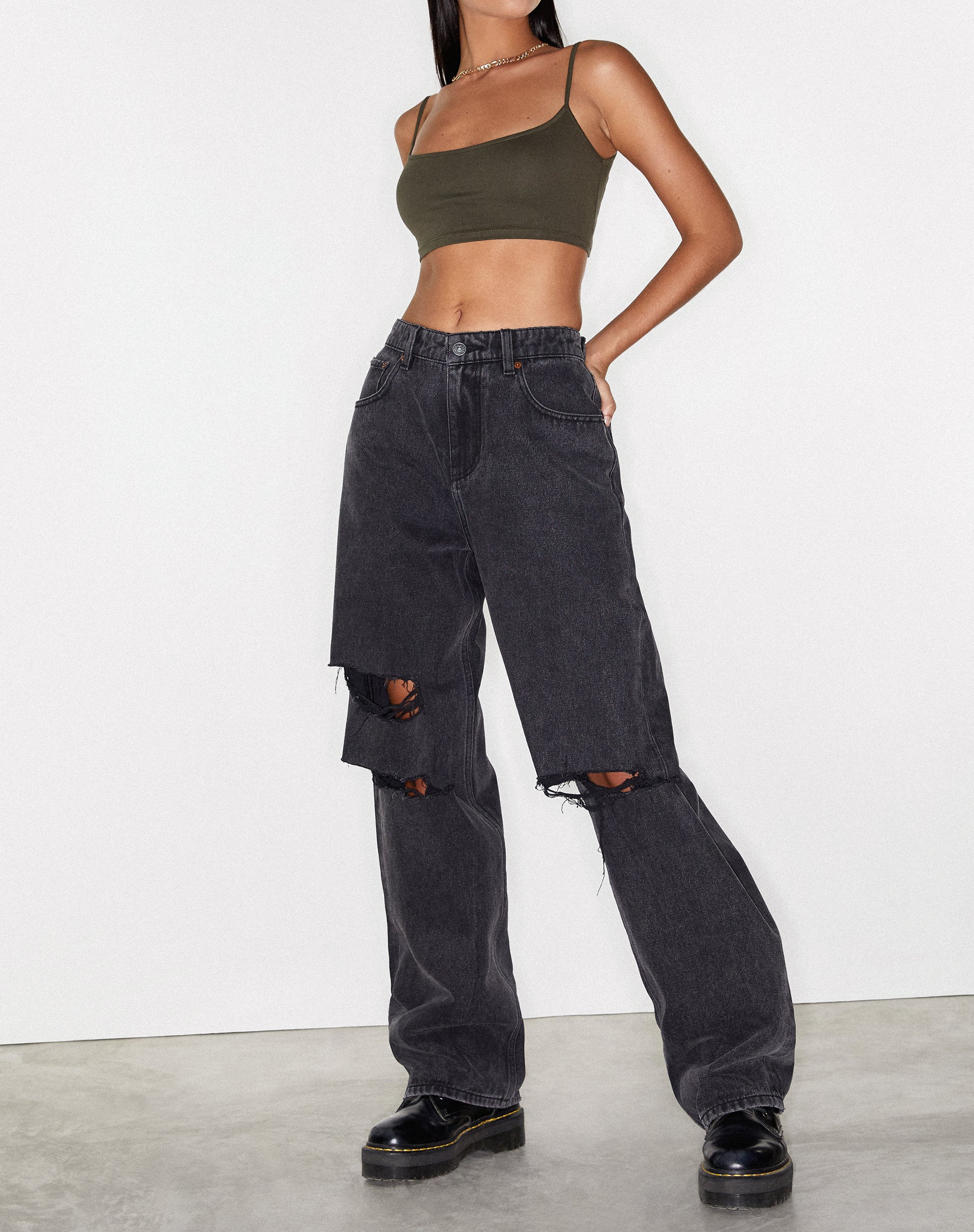 Rips Parallel Jeans in Black Wash - Image 4