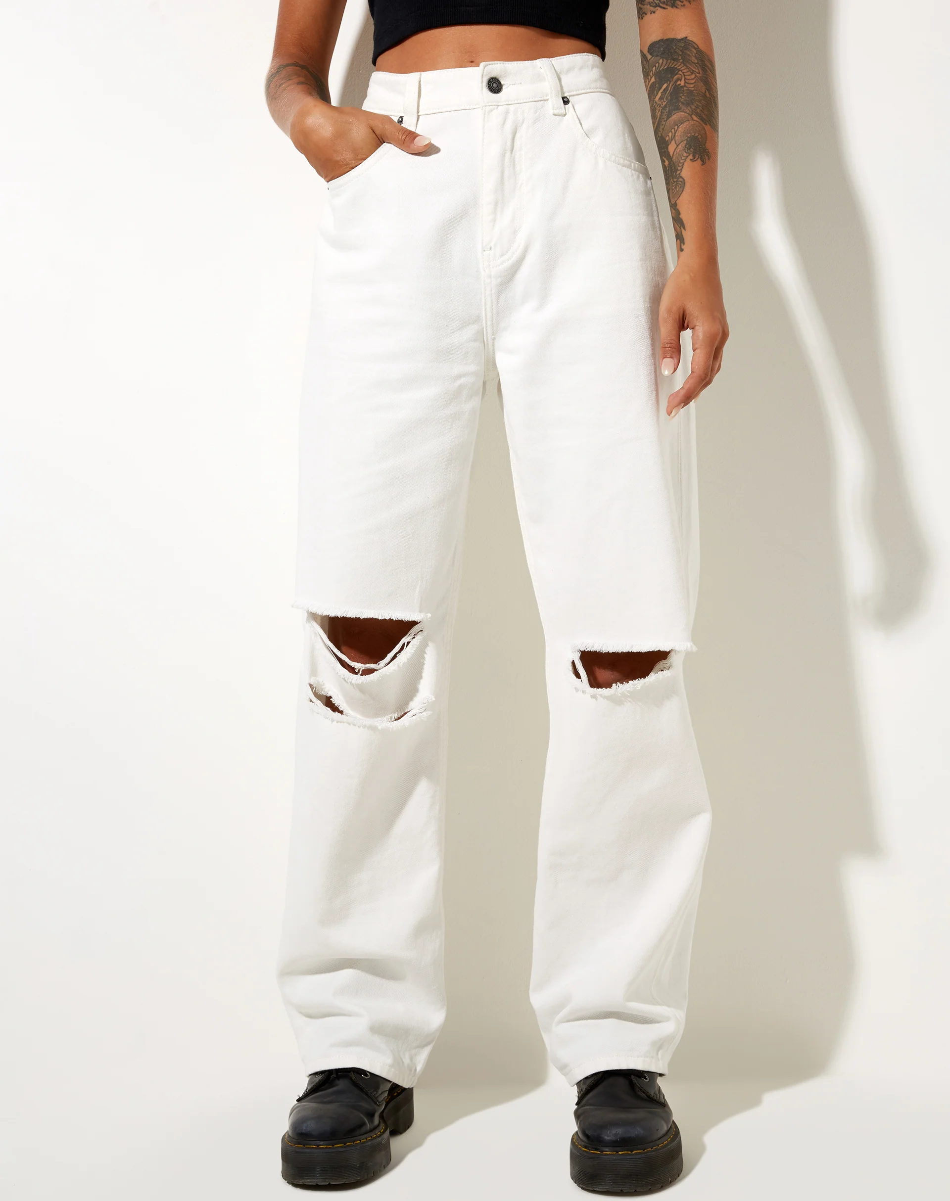 Rips Parallel Jean in White Wash - Image 2