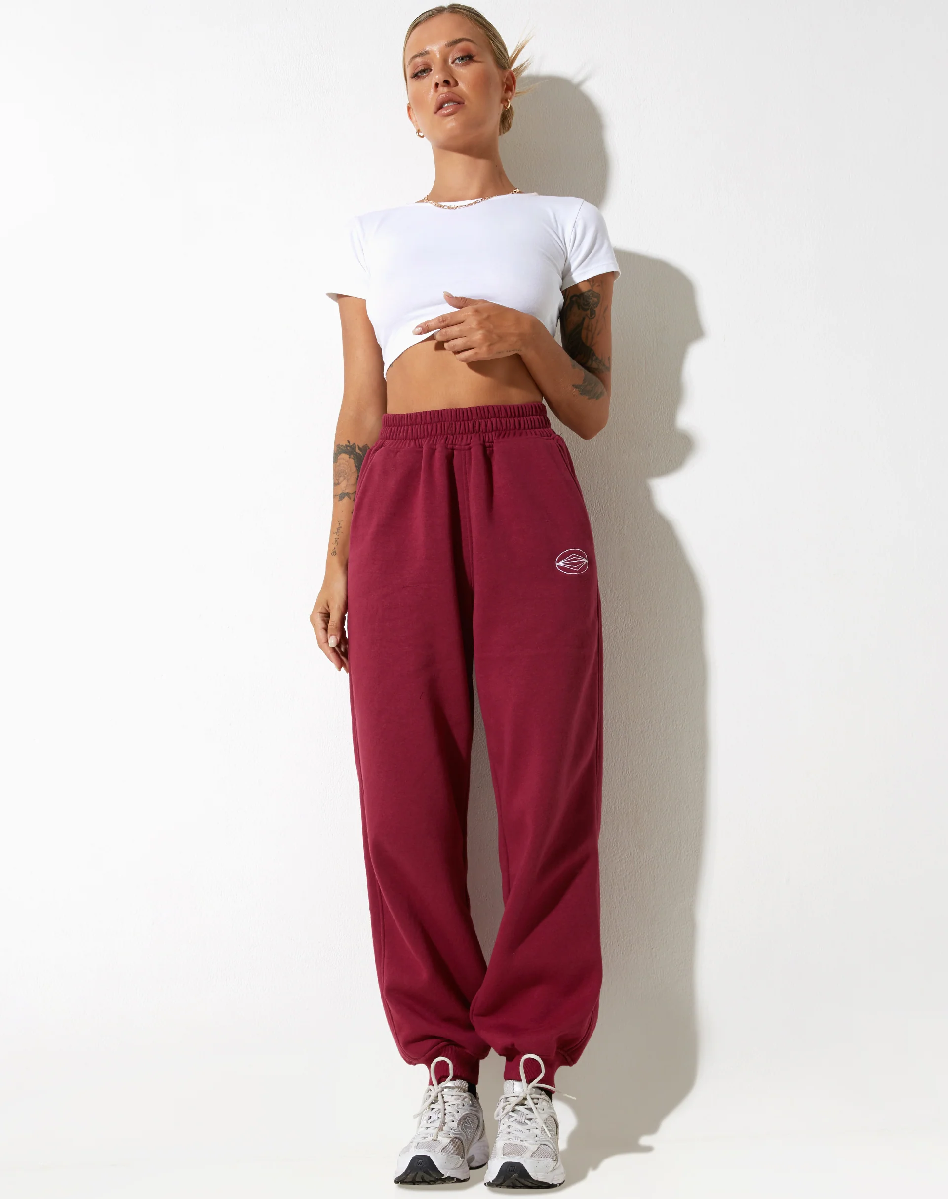 Roider Jogger in Burgundy with 'Winning Team' Embro - Image 3