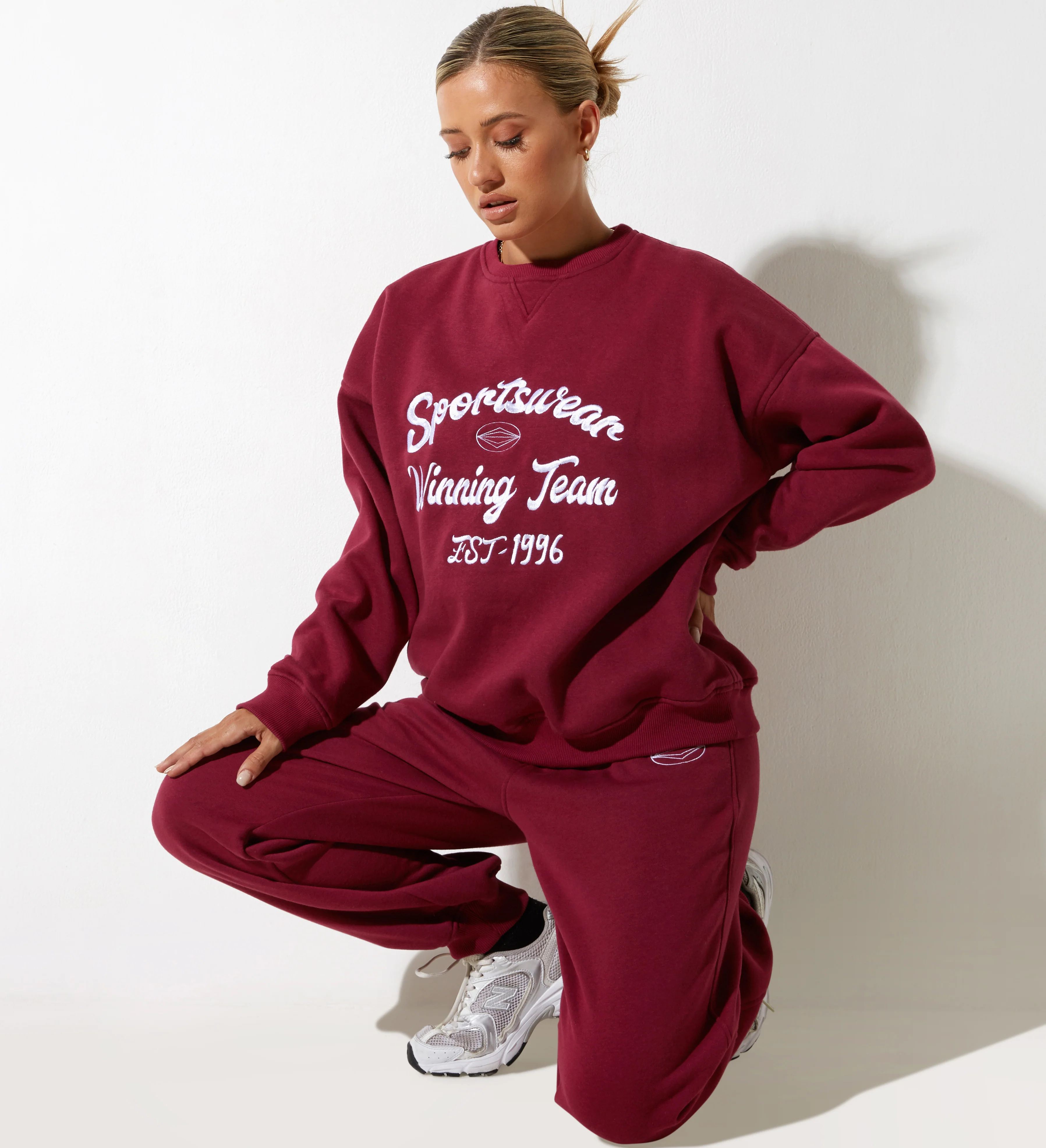Roider Jogger in Burgundy with 'Winning Team' Embro - Image 4