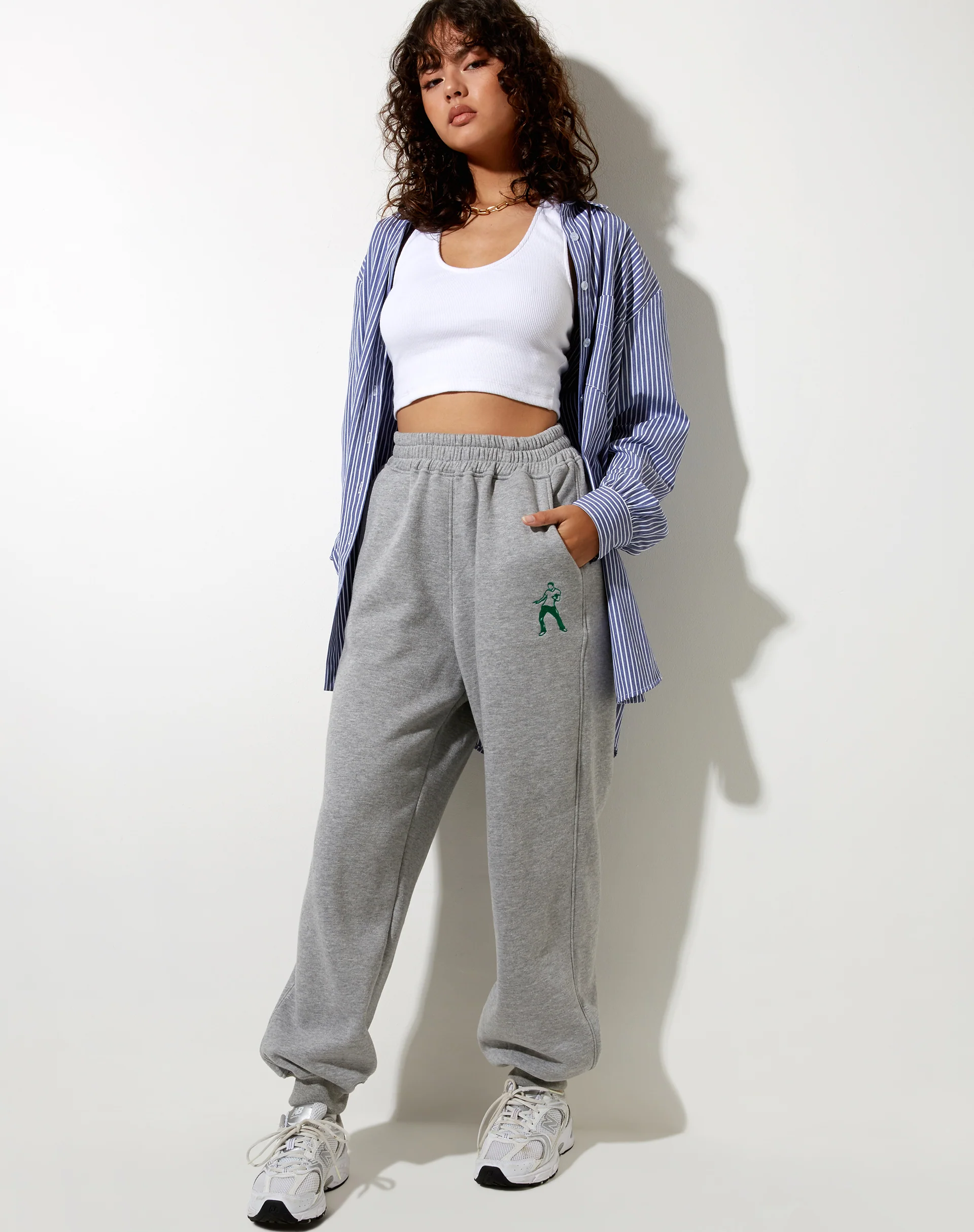 Roider Jogger in Greymarl Dancing Figure Embro - Image 5