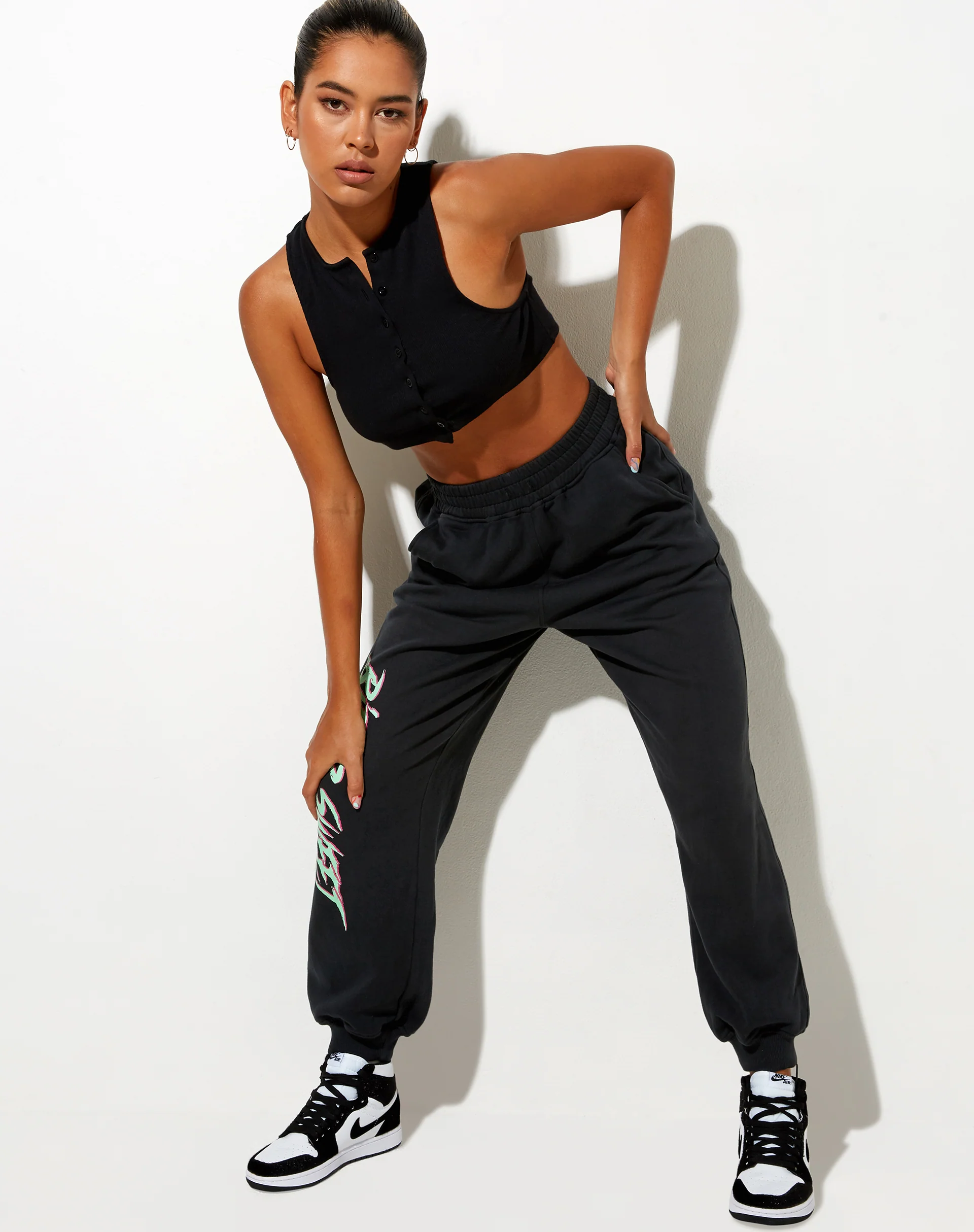 Roider Jogger in Vintage Black Bittersweet - Image 2