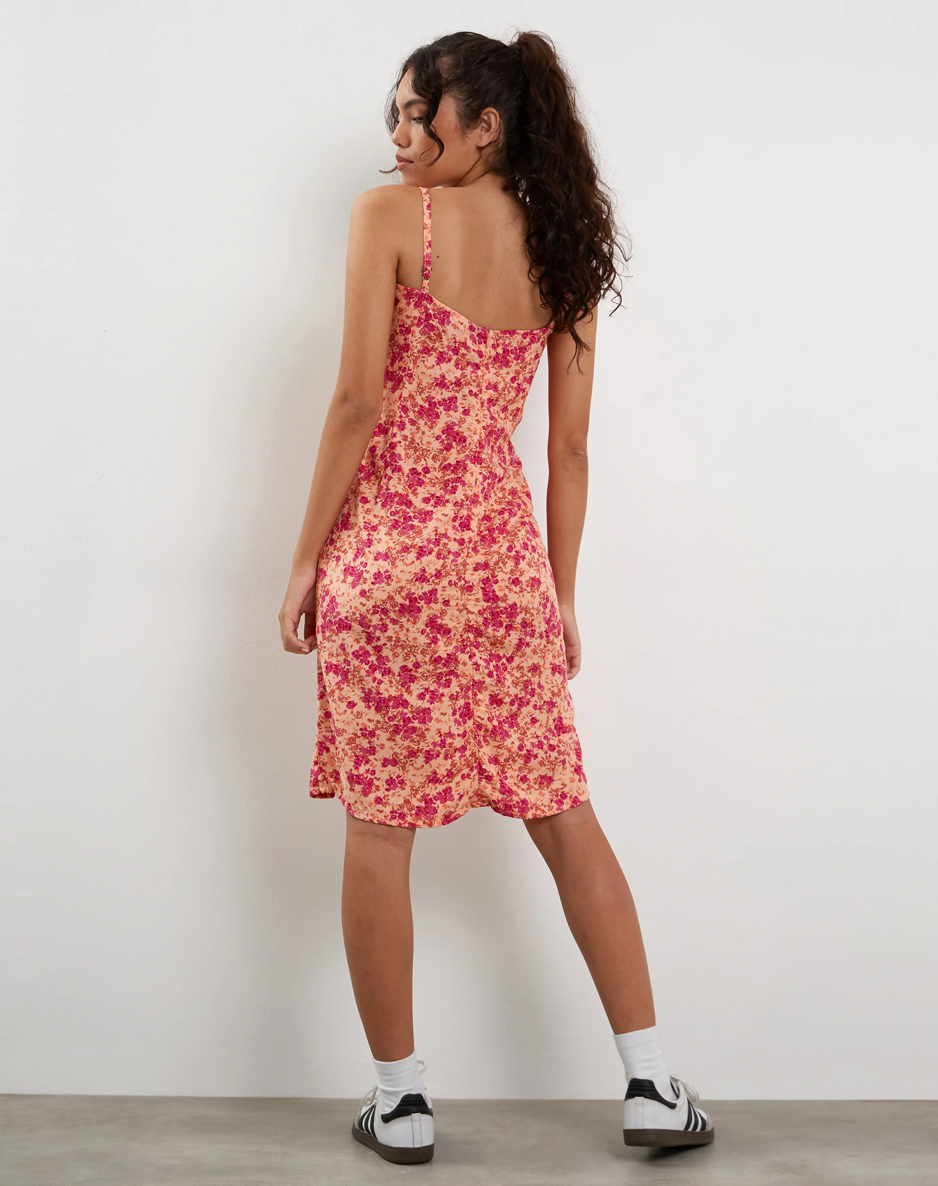 Ronsha Midi Dress in Dark Wild Flower Cantaloupe - Image 4
