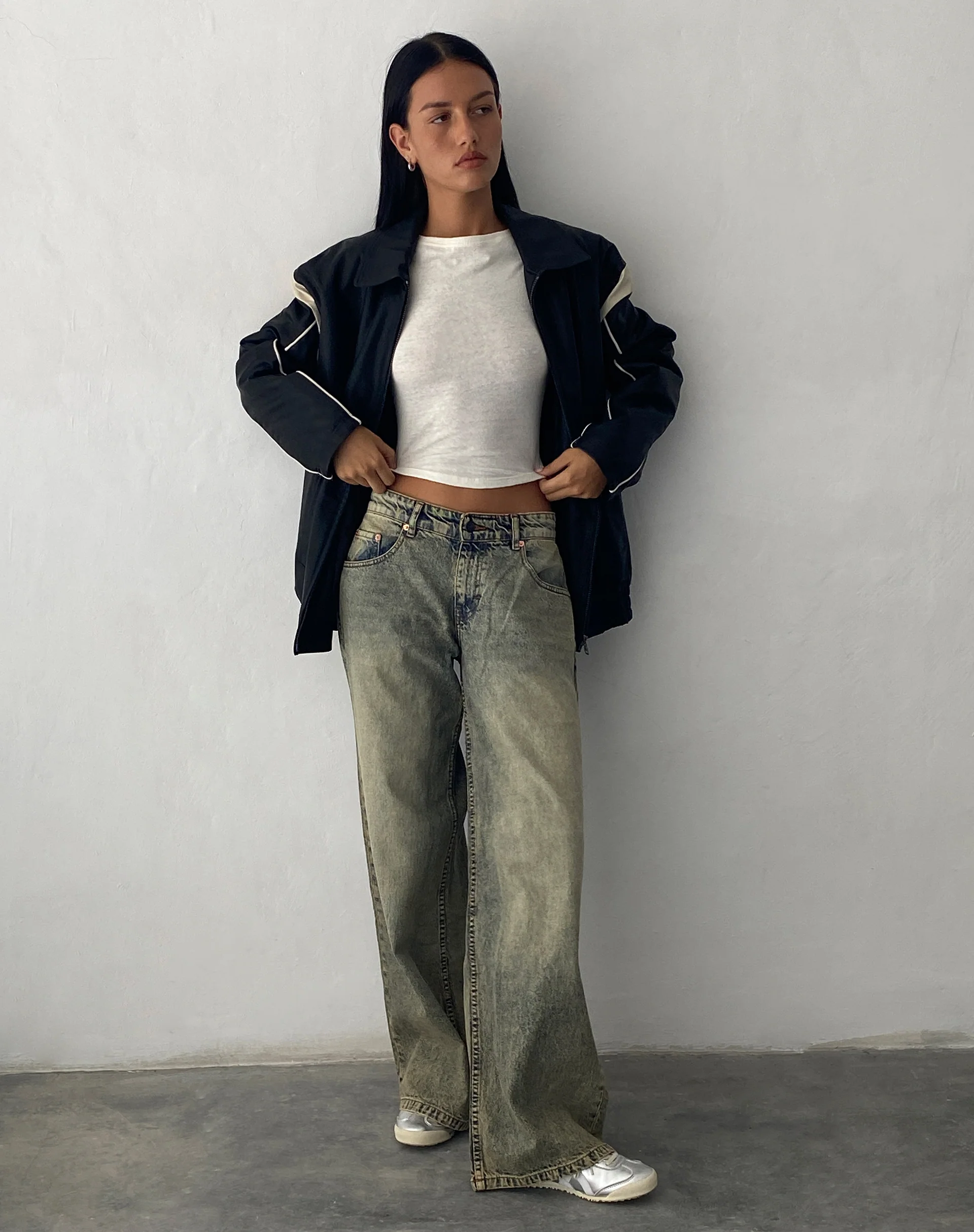 Roomy Extra Wide Low Rise Jeans in Sand Wash Blue - Image 2