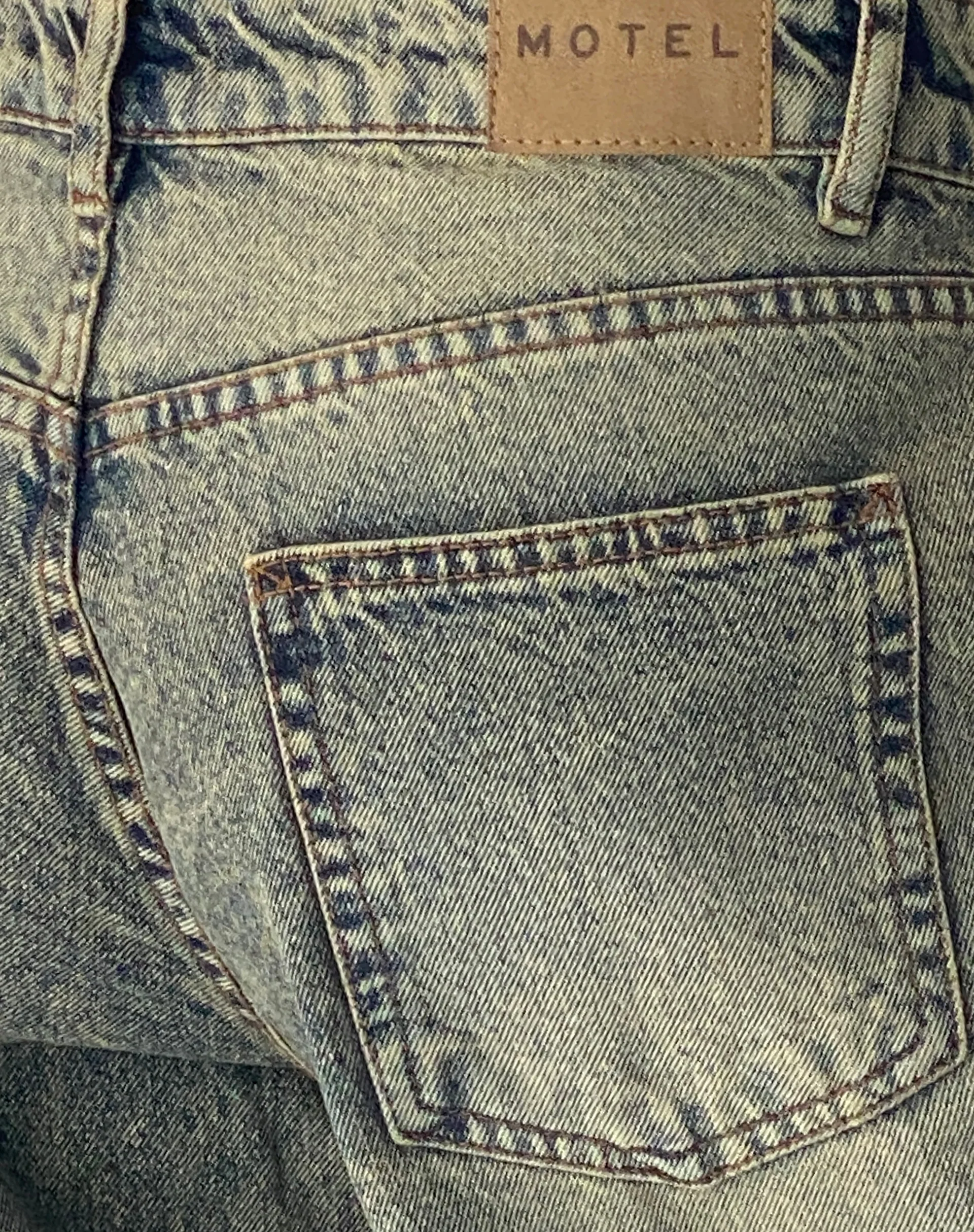 Roomy Extra Wide Low Rise Jeans in Sand Wash Blue - Image 6