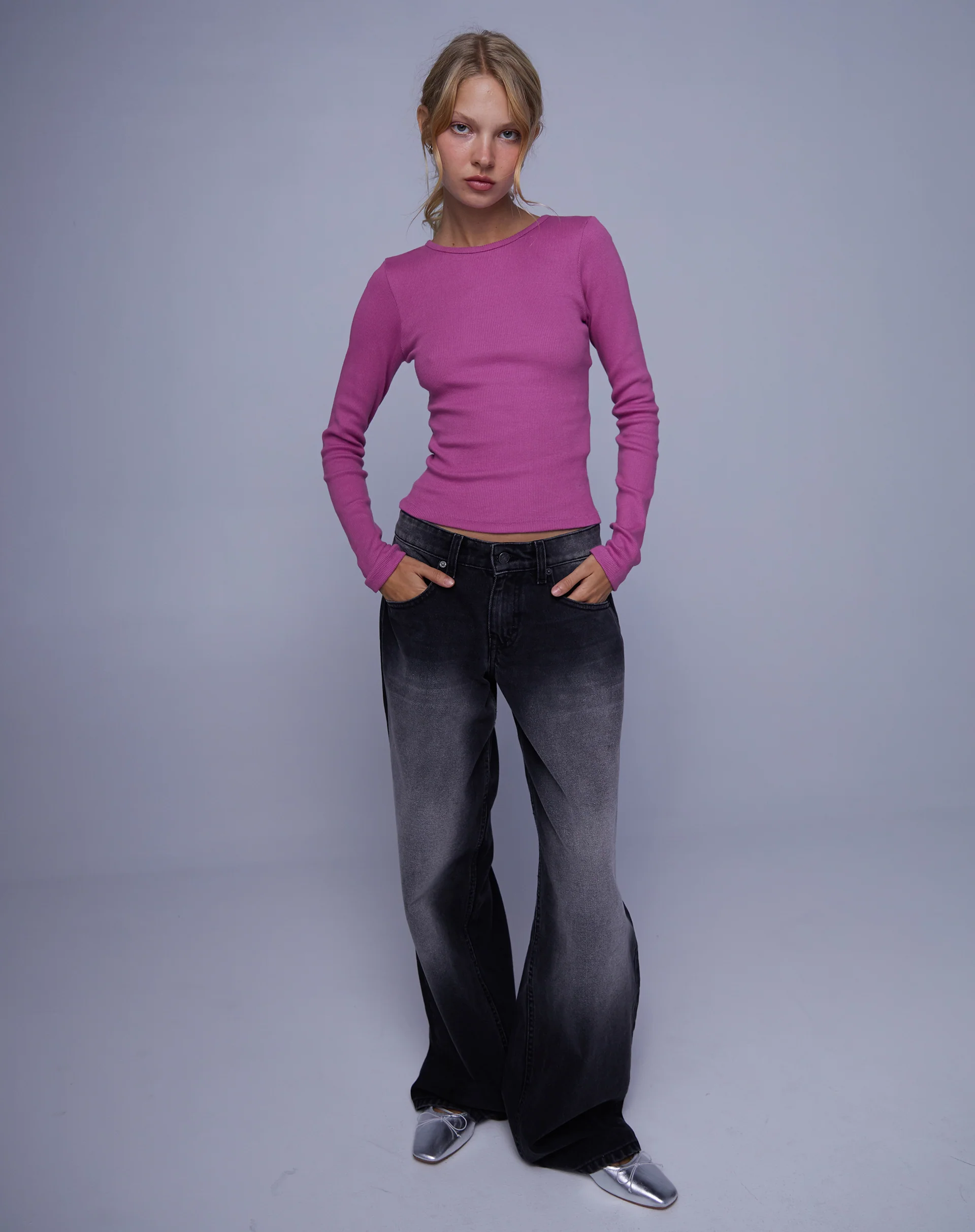 Roomy Extra Wide Low Rise Jeans in Extreme Black Wash - Image 3