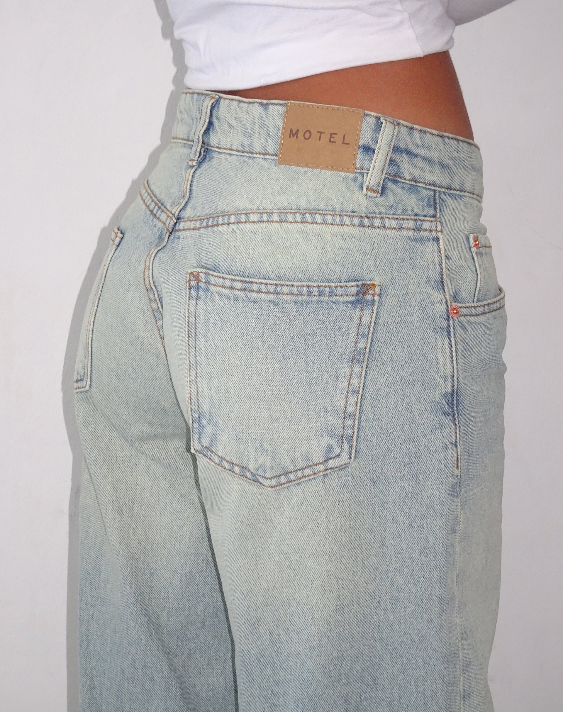Roomy Extra Wide Low Rise Jeans in Super Bleached Wash - Image 2