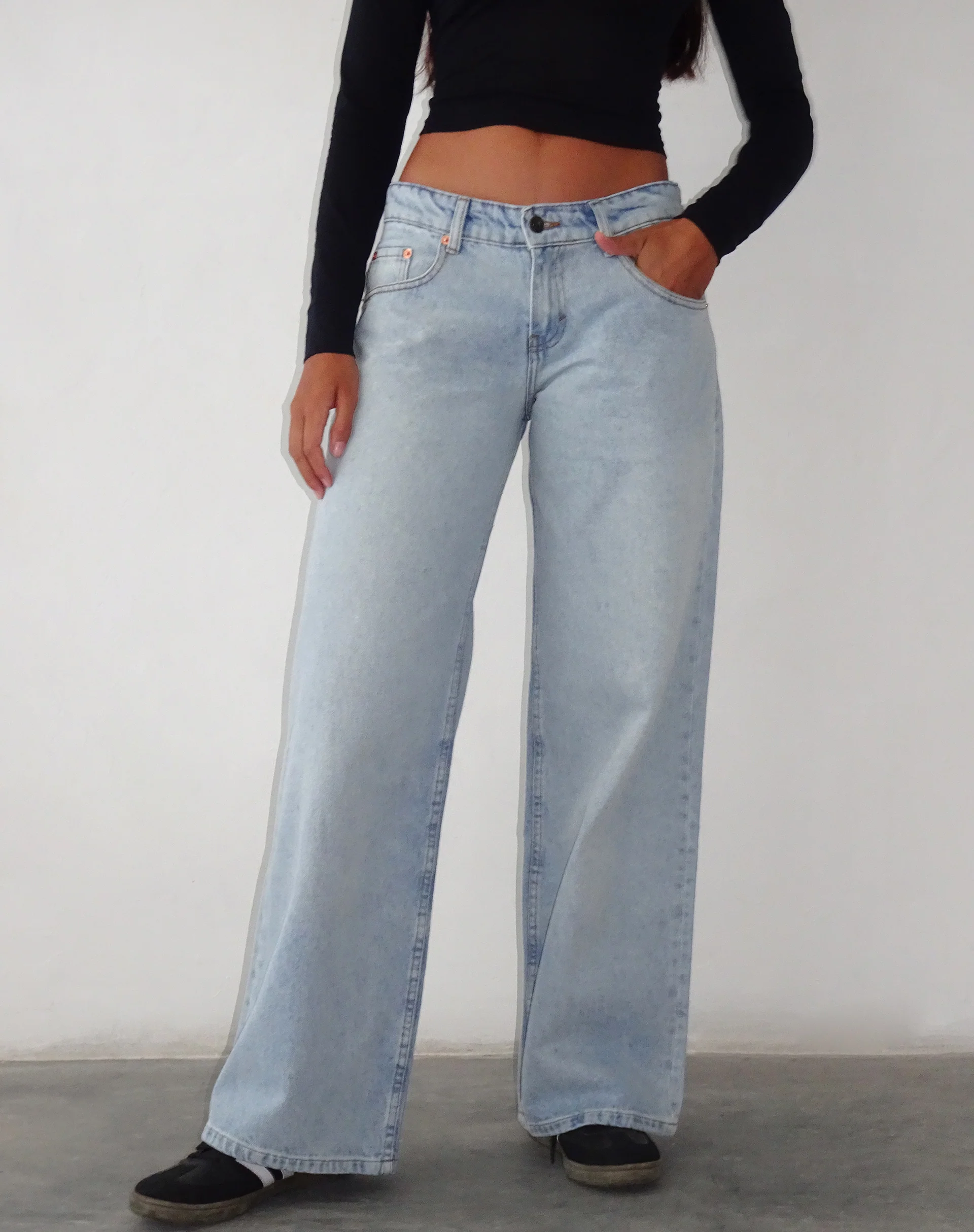 Roomy Extra Wide Low Rise Jeans in Extreme Light Blue Wash - Image 5