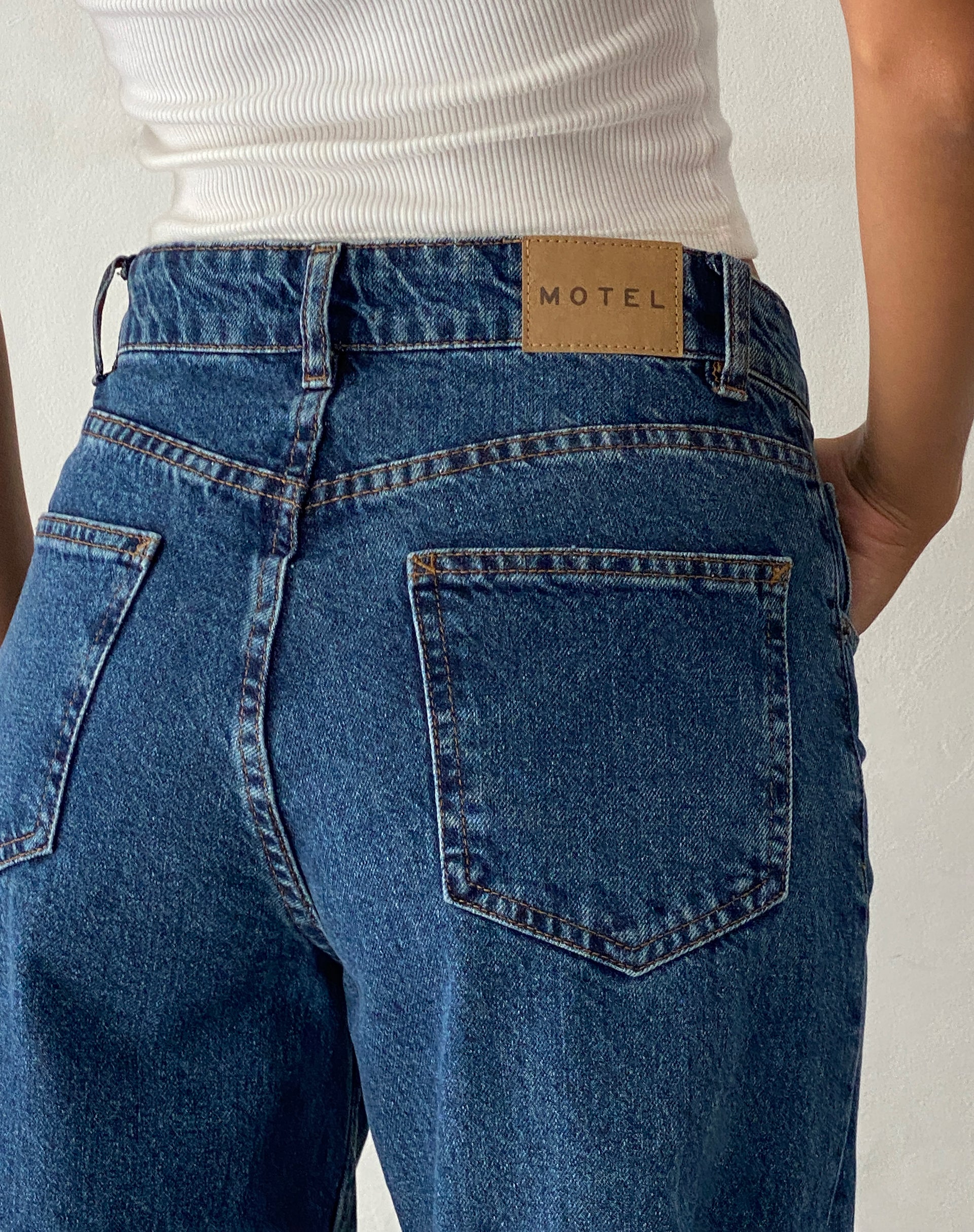 Roomy Mid Rise Jorts in Mid Blue Used - Image 4
