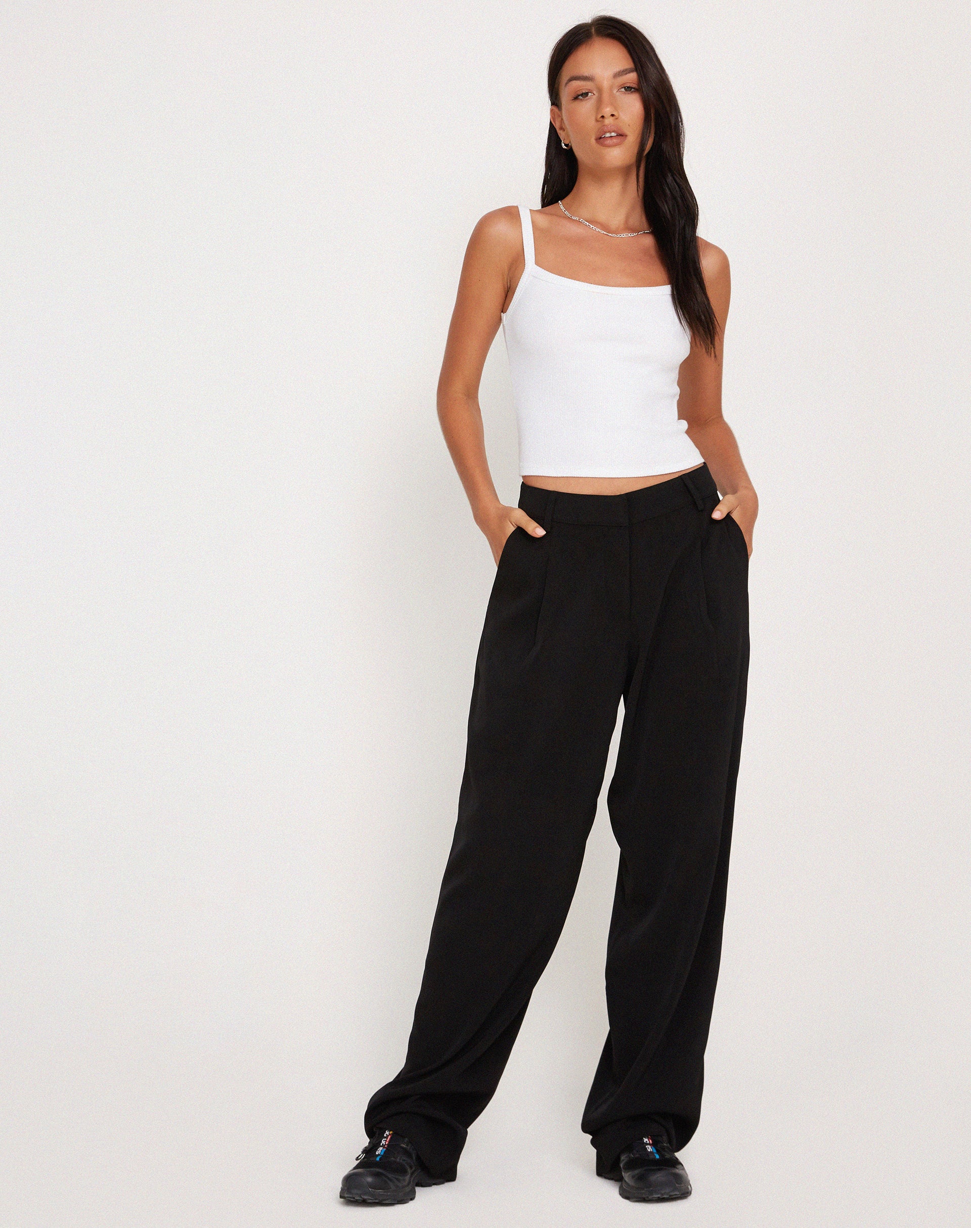 Sakaria Wide Leg Trouser in Tailoring Black - Image 4
