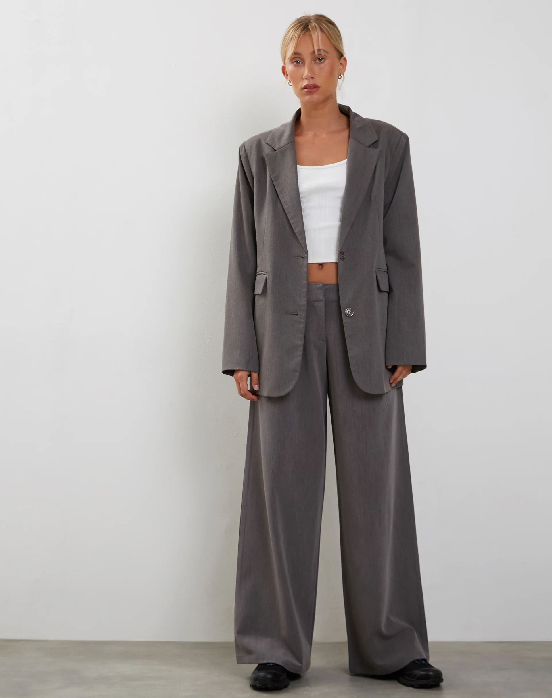 Salisu Wide Leg Trouser in Charcoal - Image 5
