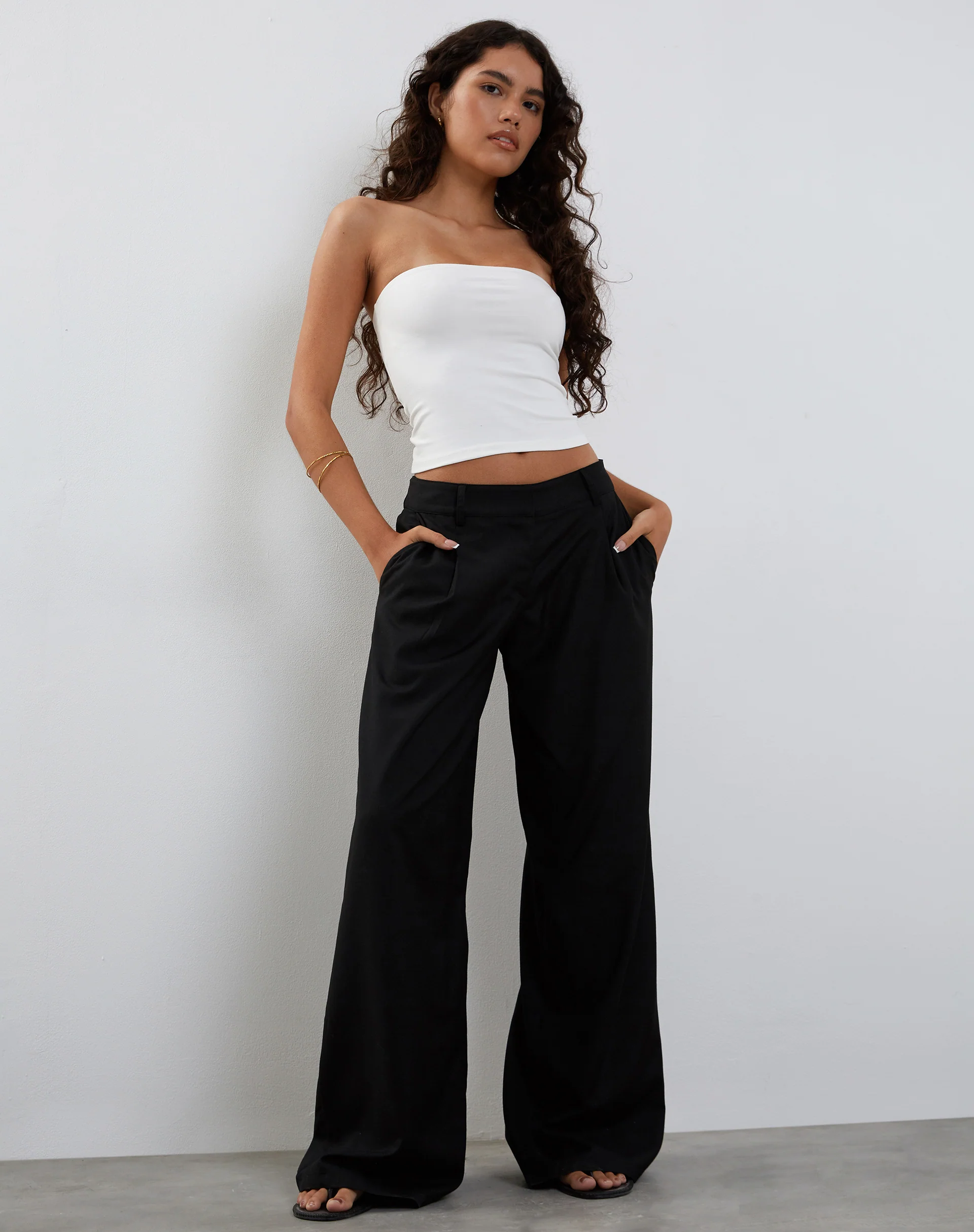 Salisu Wide Leg Trouser in Tailoring Black - Image 4