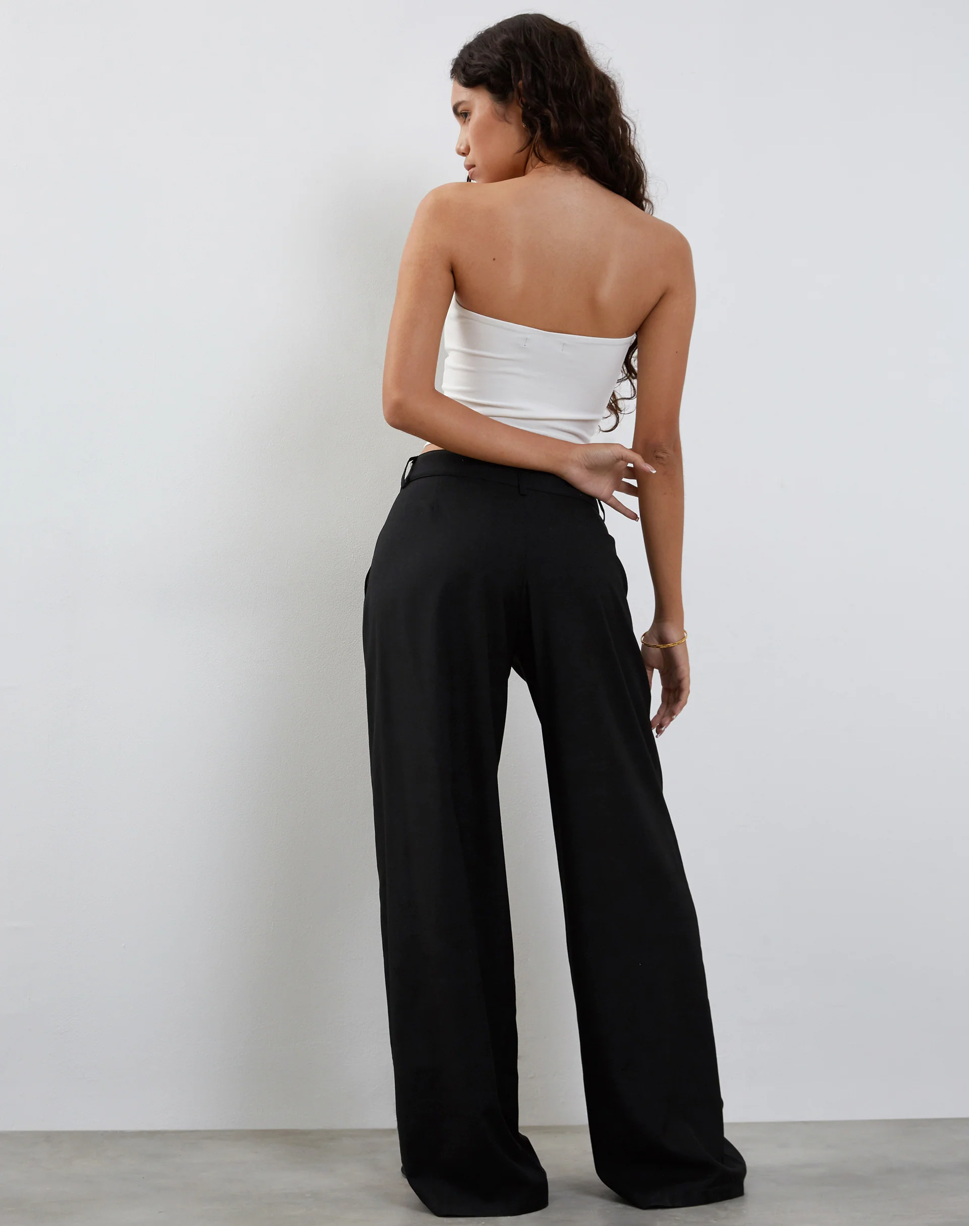 Salisu Wide Leg Trouser in Tailoring Black - Image 6