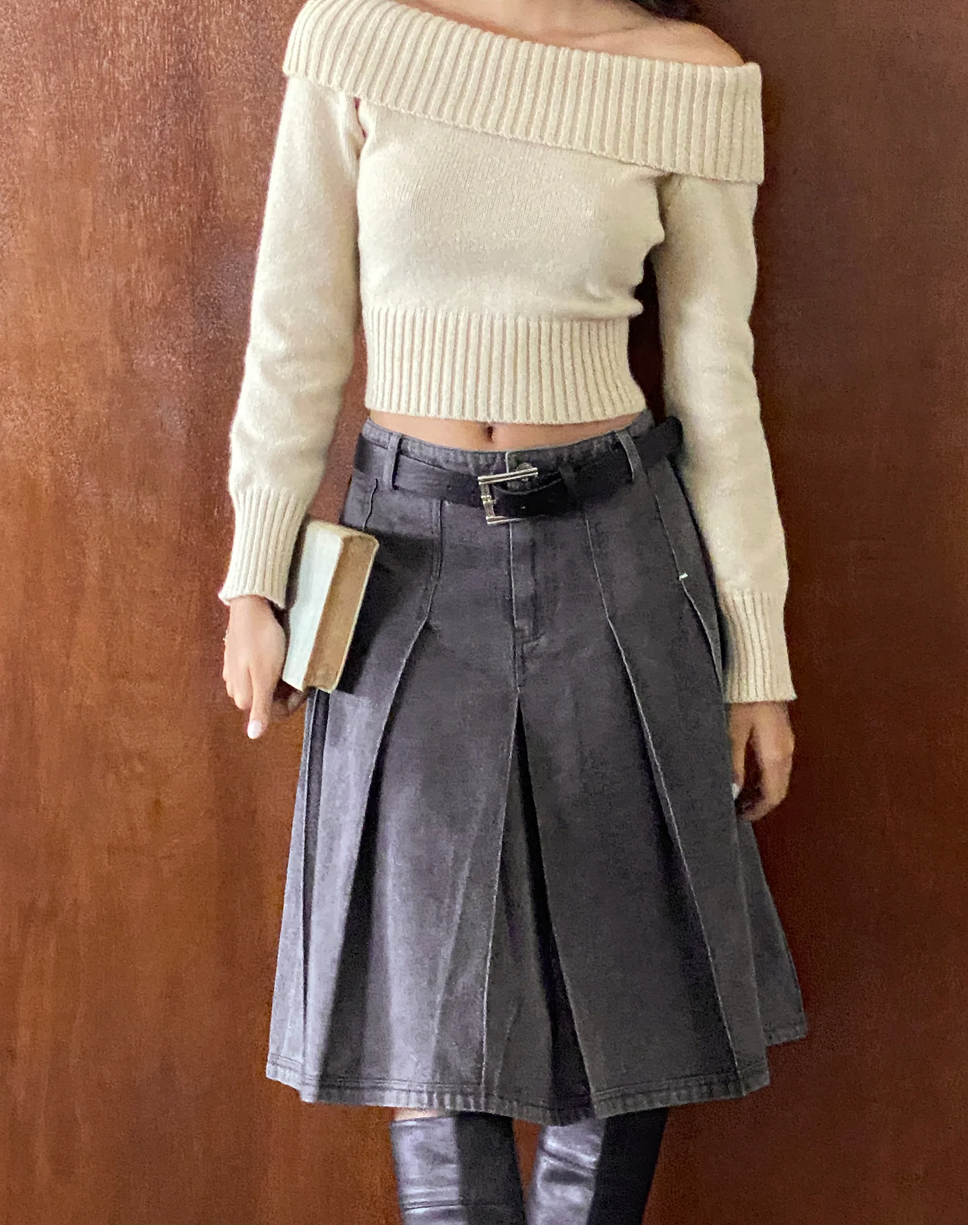 Sanjani Pleated Denim Midi Skirt in Grey Wash - Image 3