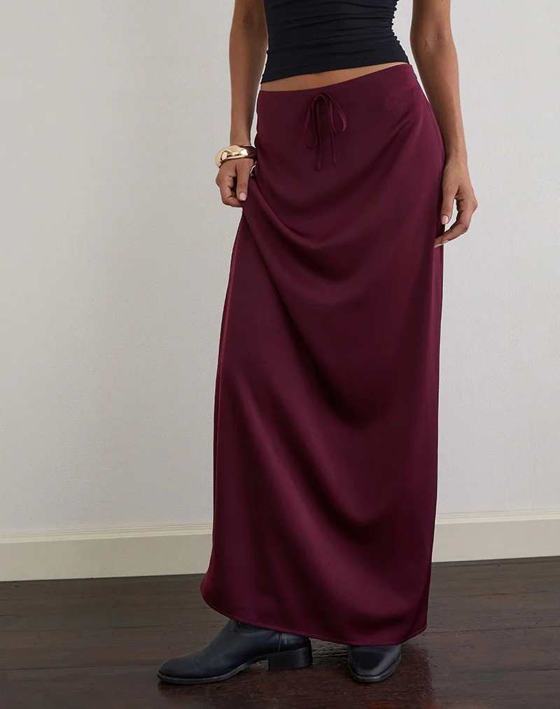 Sarinem Maxi Skirt in Satin Burgundy - Image 2