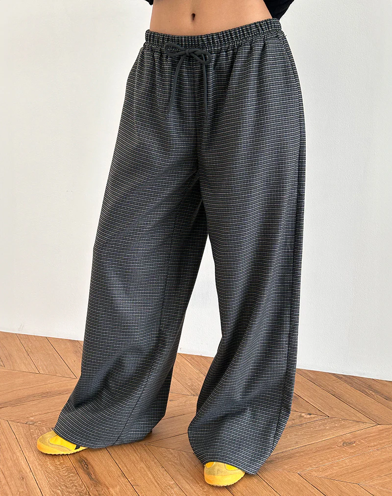 Sasari Oversize Trouser in Check Navy - Image 4
