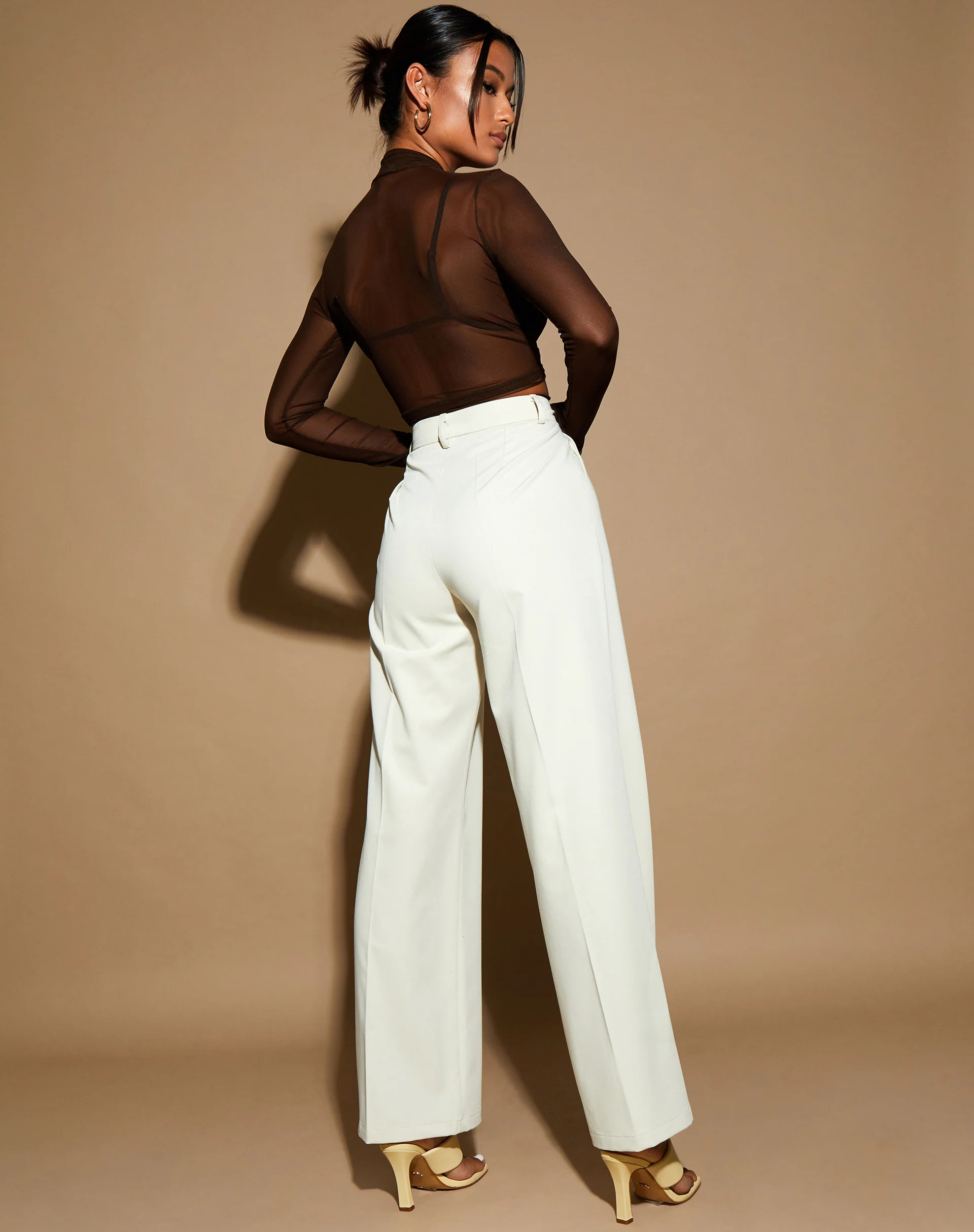 Sauja Crop Top in Mesh Chocolate - Image 5