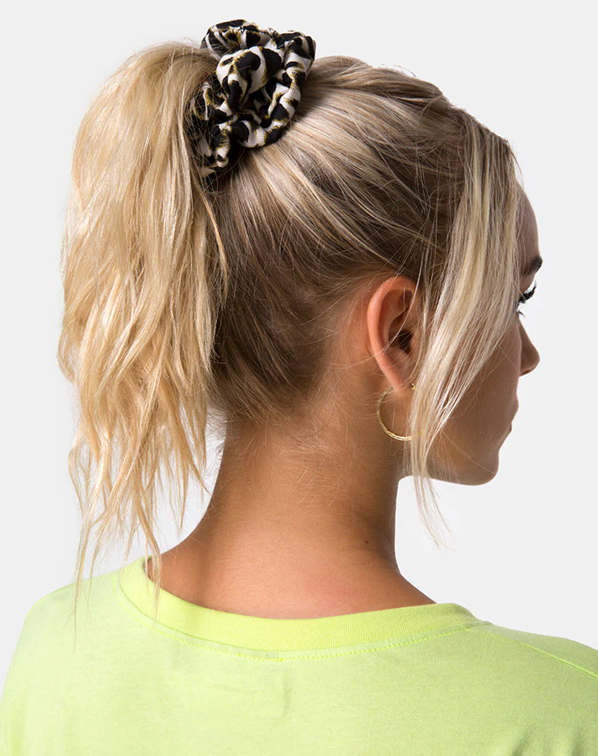 Scrunchie in Cheetah - Image 2
