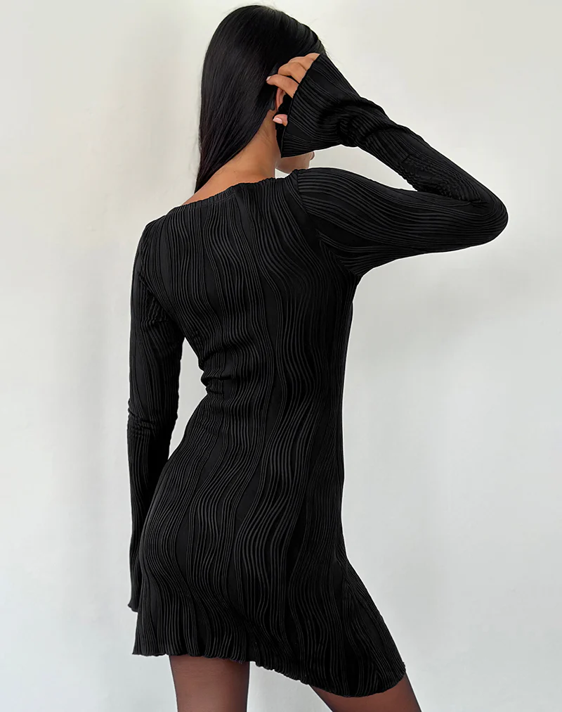Sevila Long Sleeve Mini Dress in Crinkle Black - Image 3
