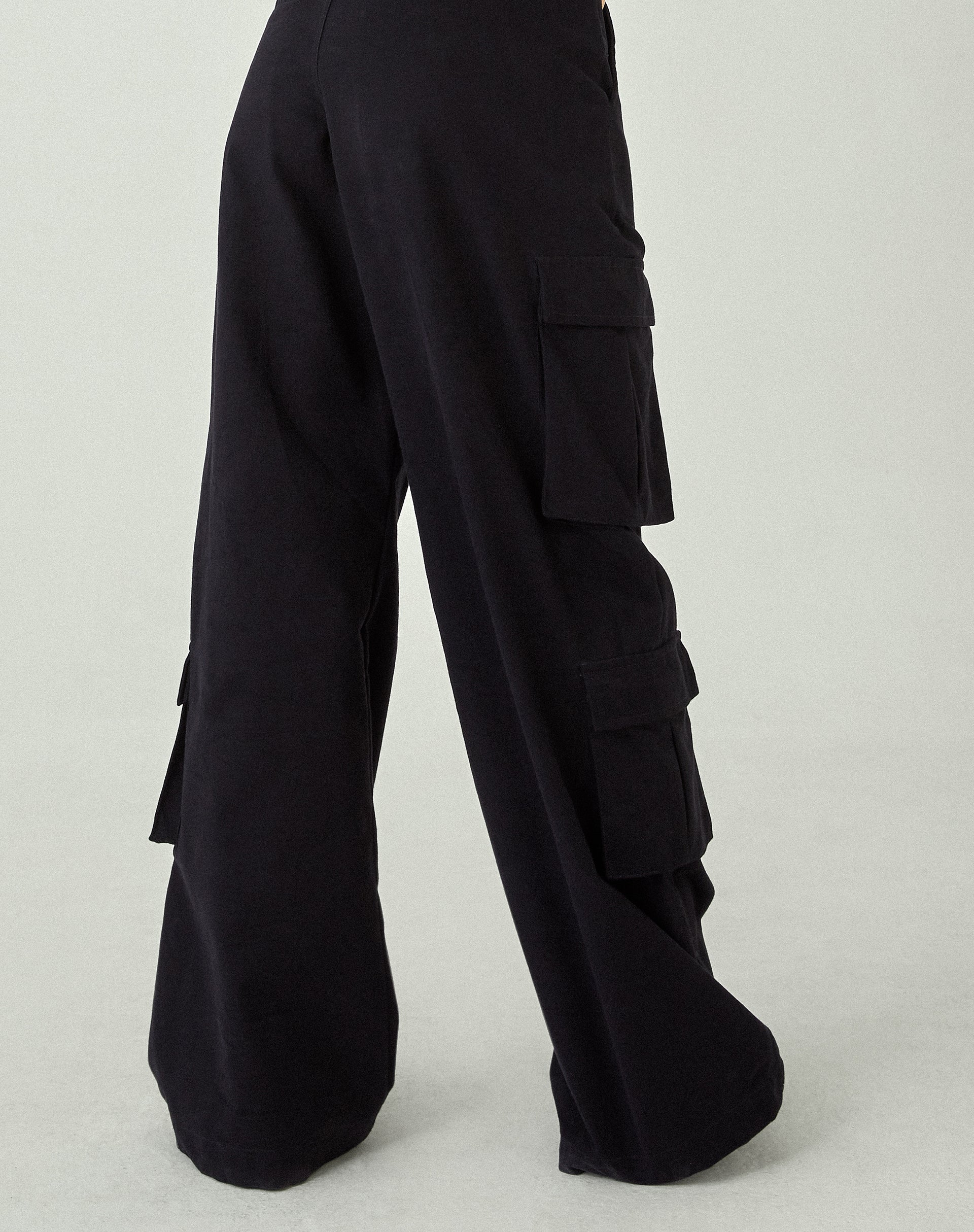 MOTEL X JACQUIE Shan Wide Leg Trouser in Black - Image 4