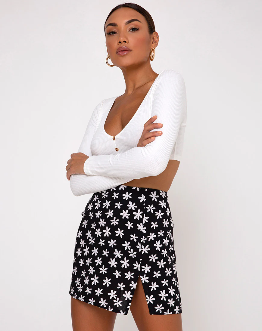 Sheny Mini Skirt in 90's Daisy Black and White - Image 2