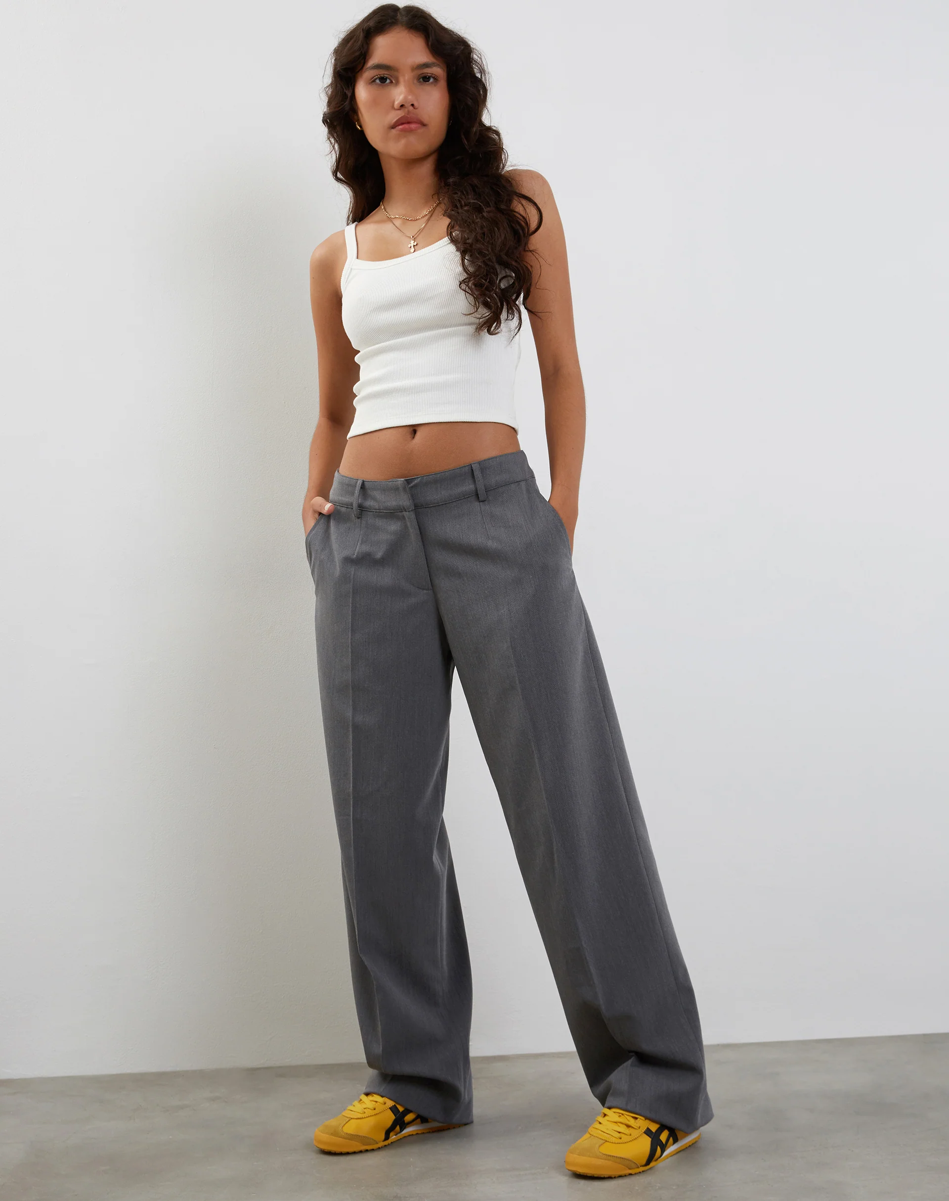 Sirkia Low Rise Tailored Trouser in Charcoal - Image 6