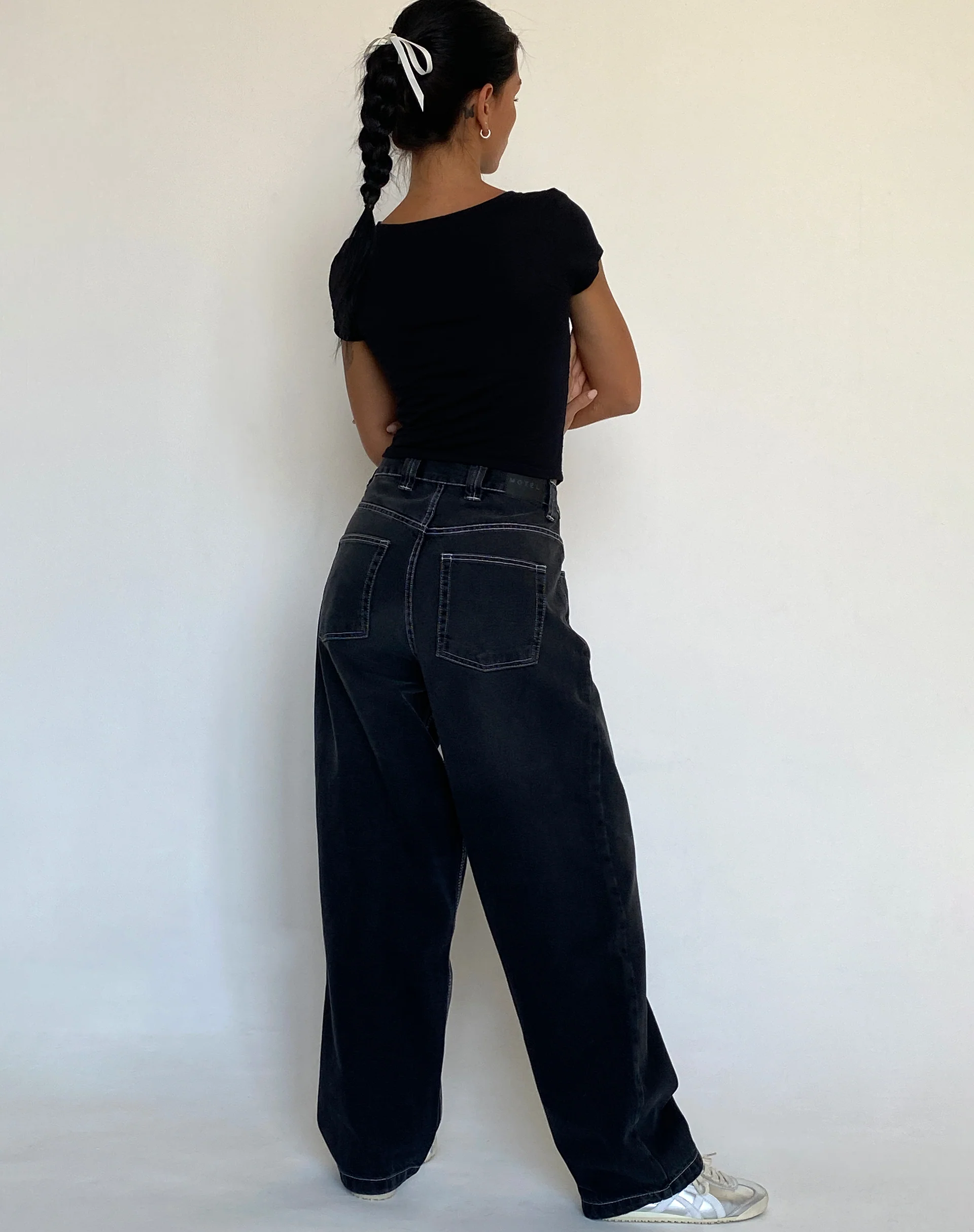 Skater Low Rise Jean in Vintage Black with White Top Stitch - Image 5