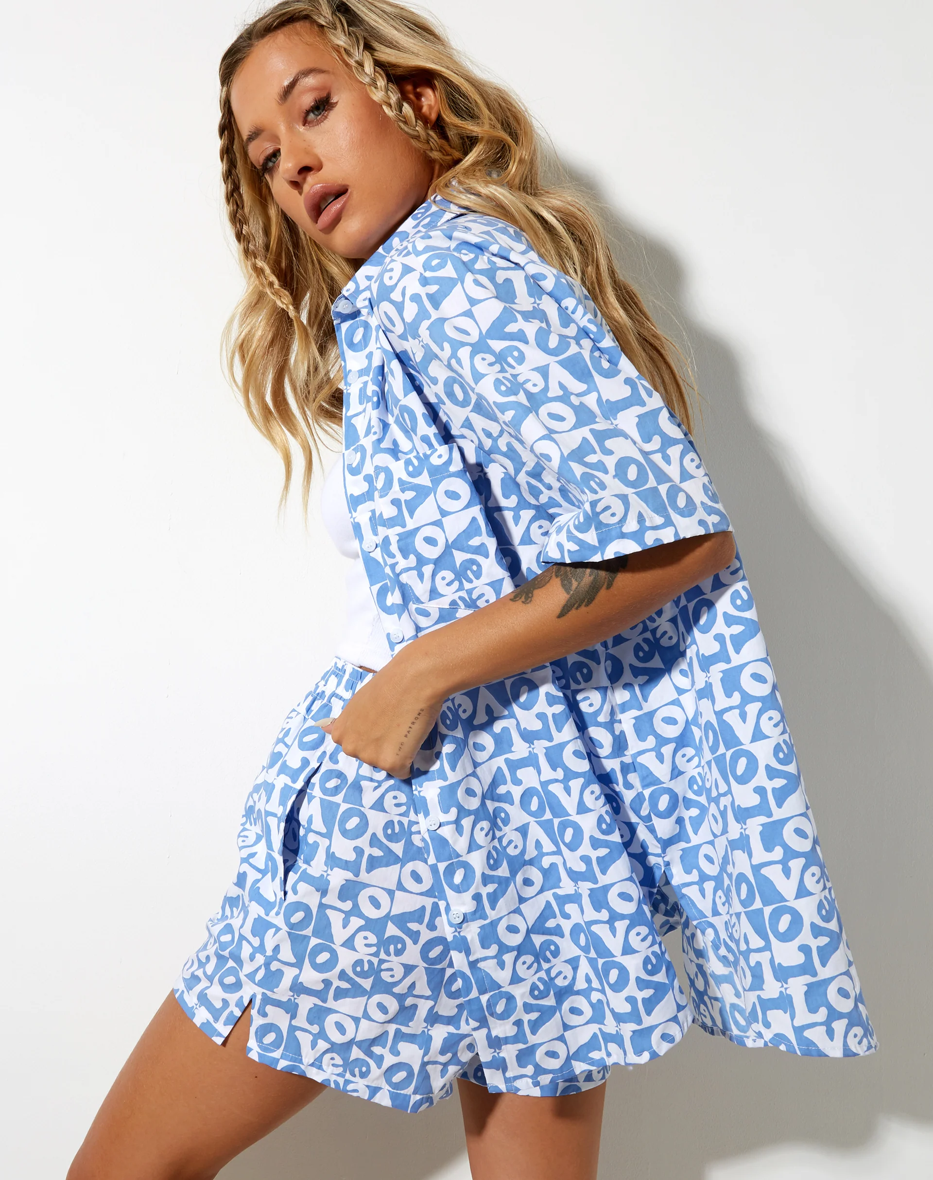 Smith Short Sleeve Shirt in Love Checker Blue - Image 2
