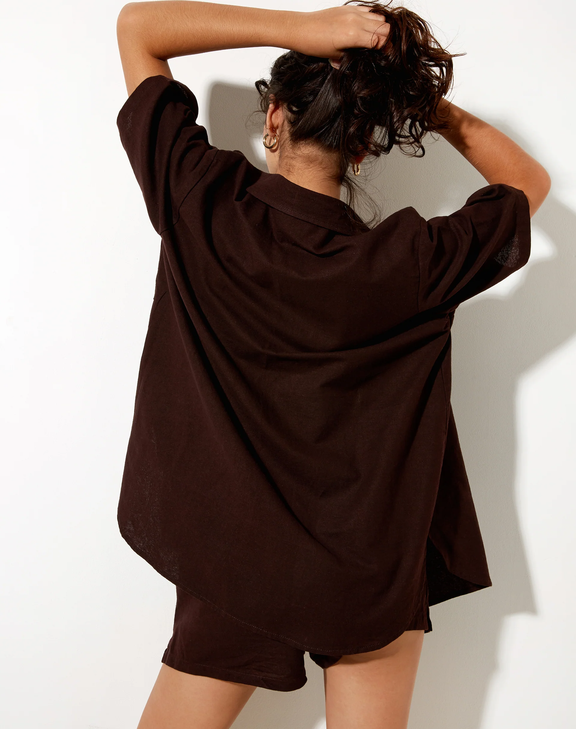 Smith Short Sleeve Shirt in Rami Bitter Chocolate - Image 2