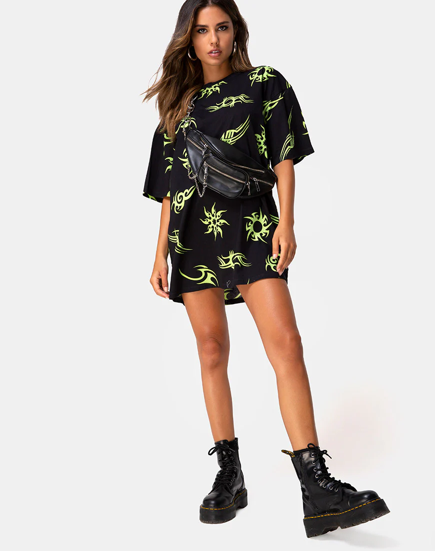 Sunny Kiss Tee in Black with Tribal Repeat - Image 3