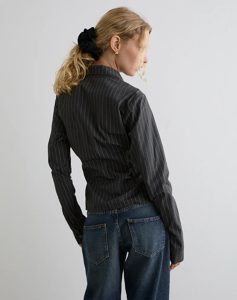 Tarsi Fitted Shirt in Mono Pinstripe Grey - Image 5