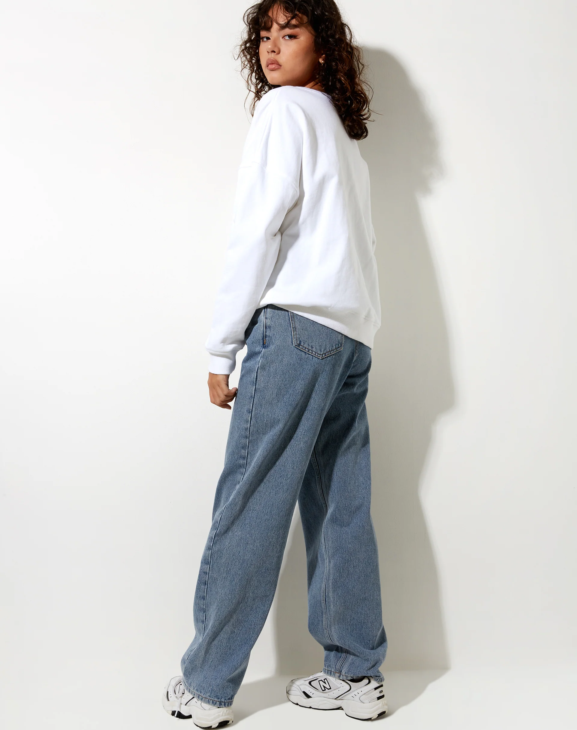 Ted Sweatshirt in White Thank You Have A Nice Day Embro - Image 5