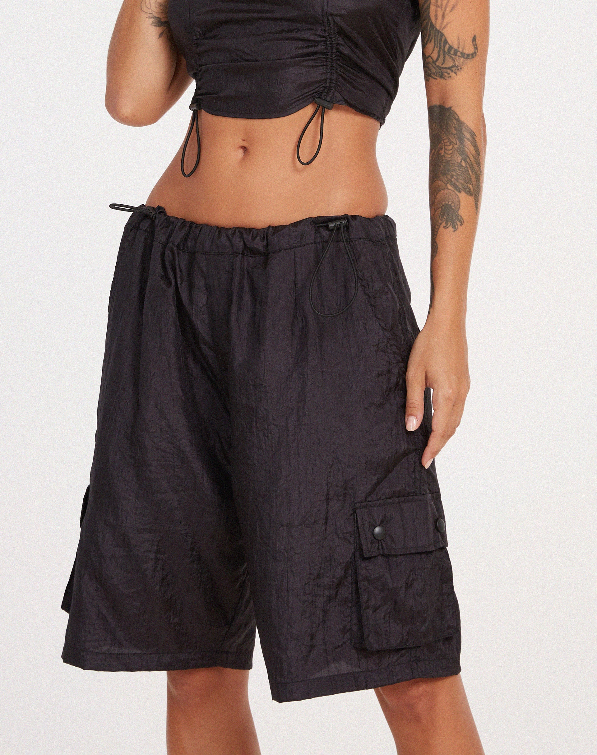 Tenchi Short in Parachute Black - Image 2