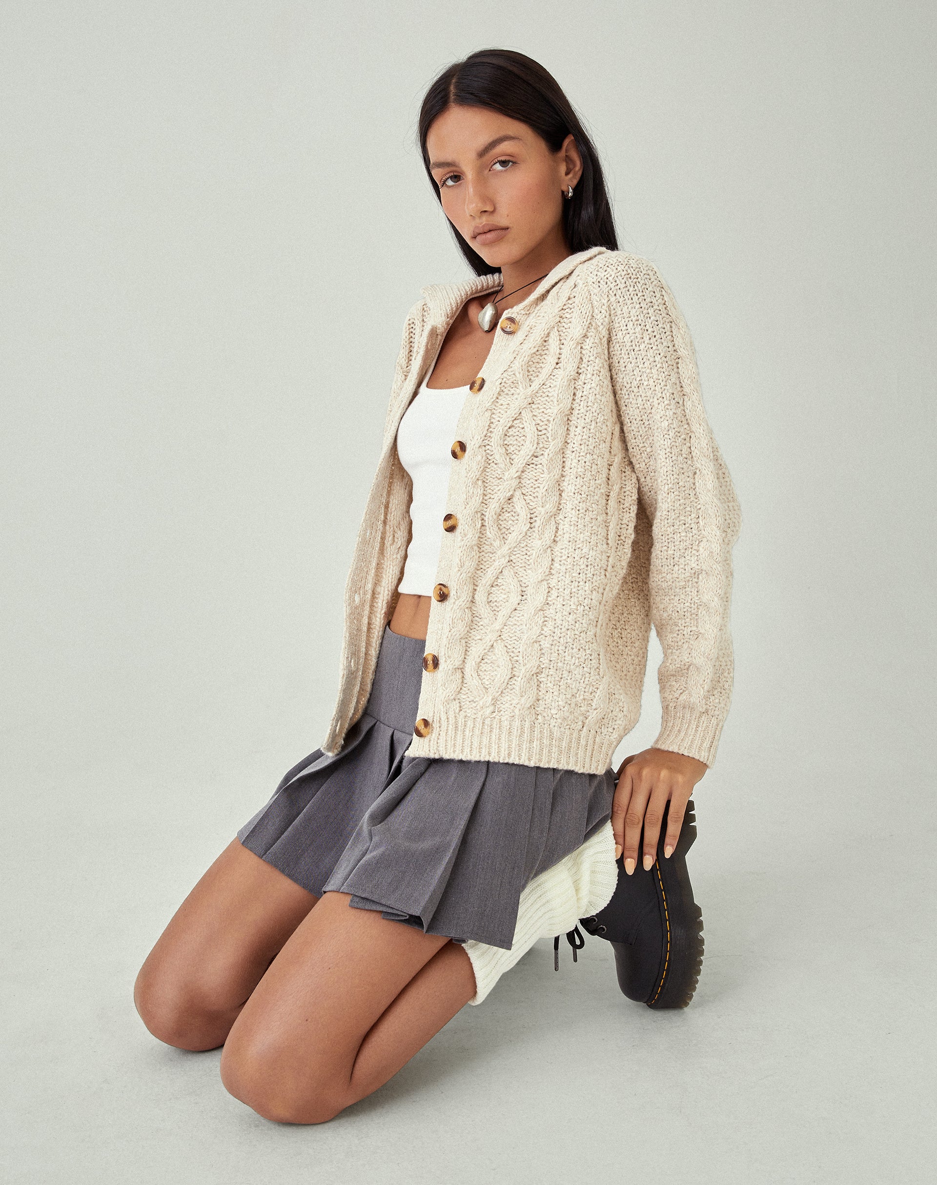 Triny Cardigan in Cable Knit Oatmeal - Image 2
