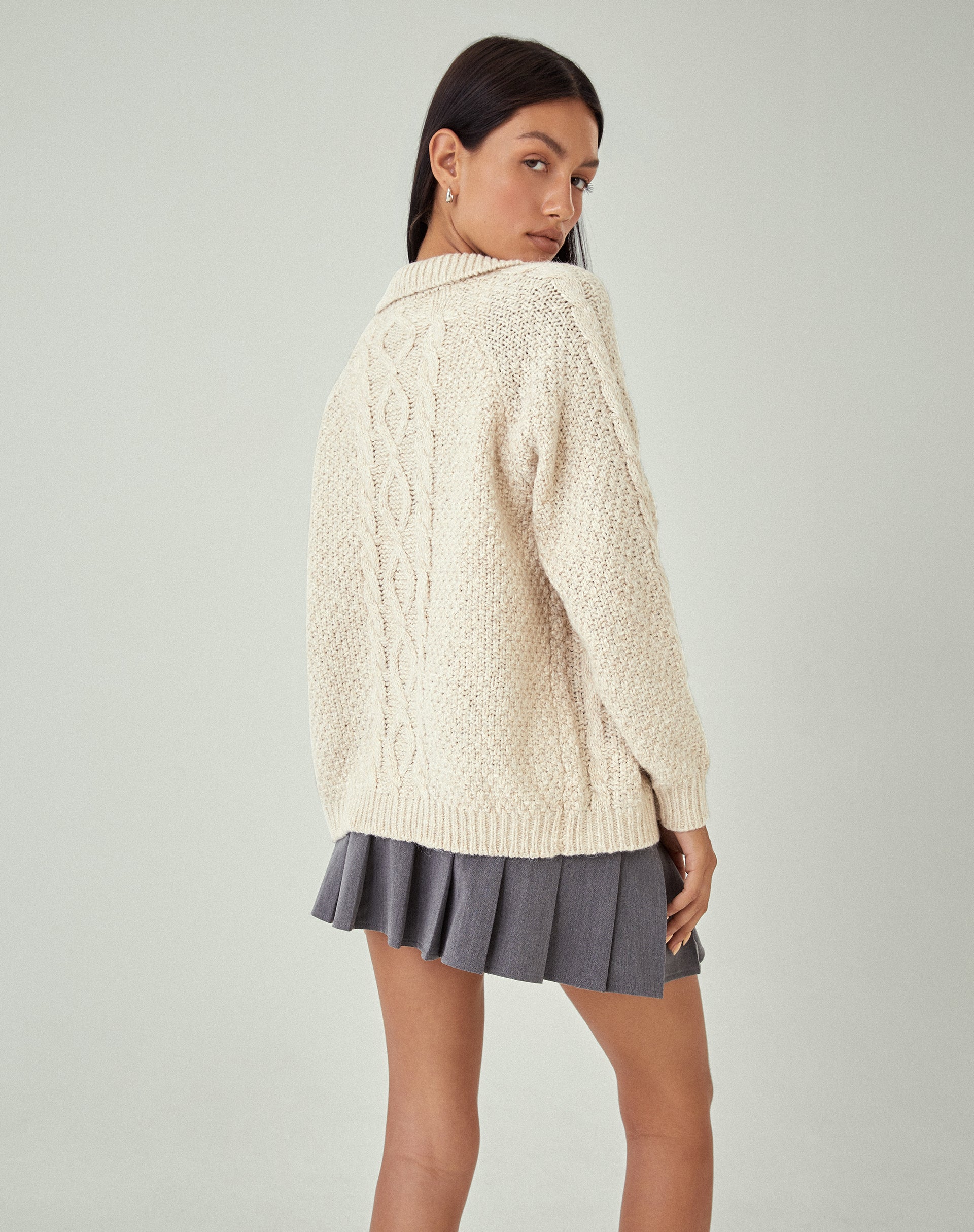 Triny Cardigan in Cable Knit Oatmeal - Image 3