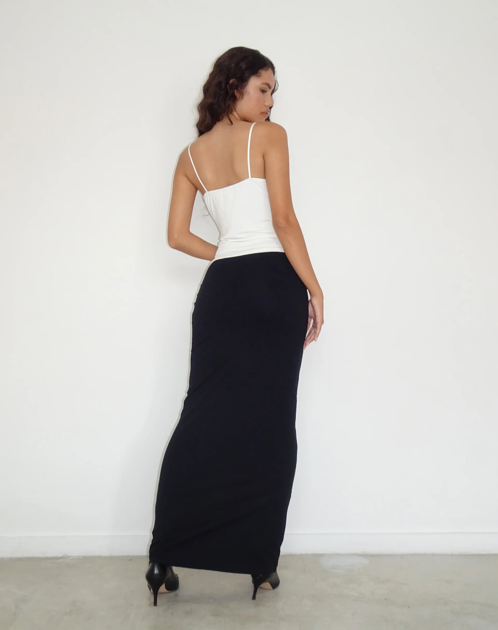 Tsuna Maxi Skirt in Black - Image 4