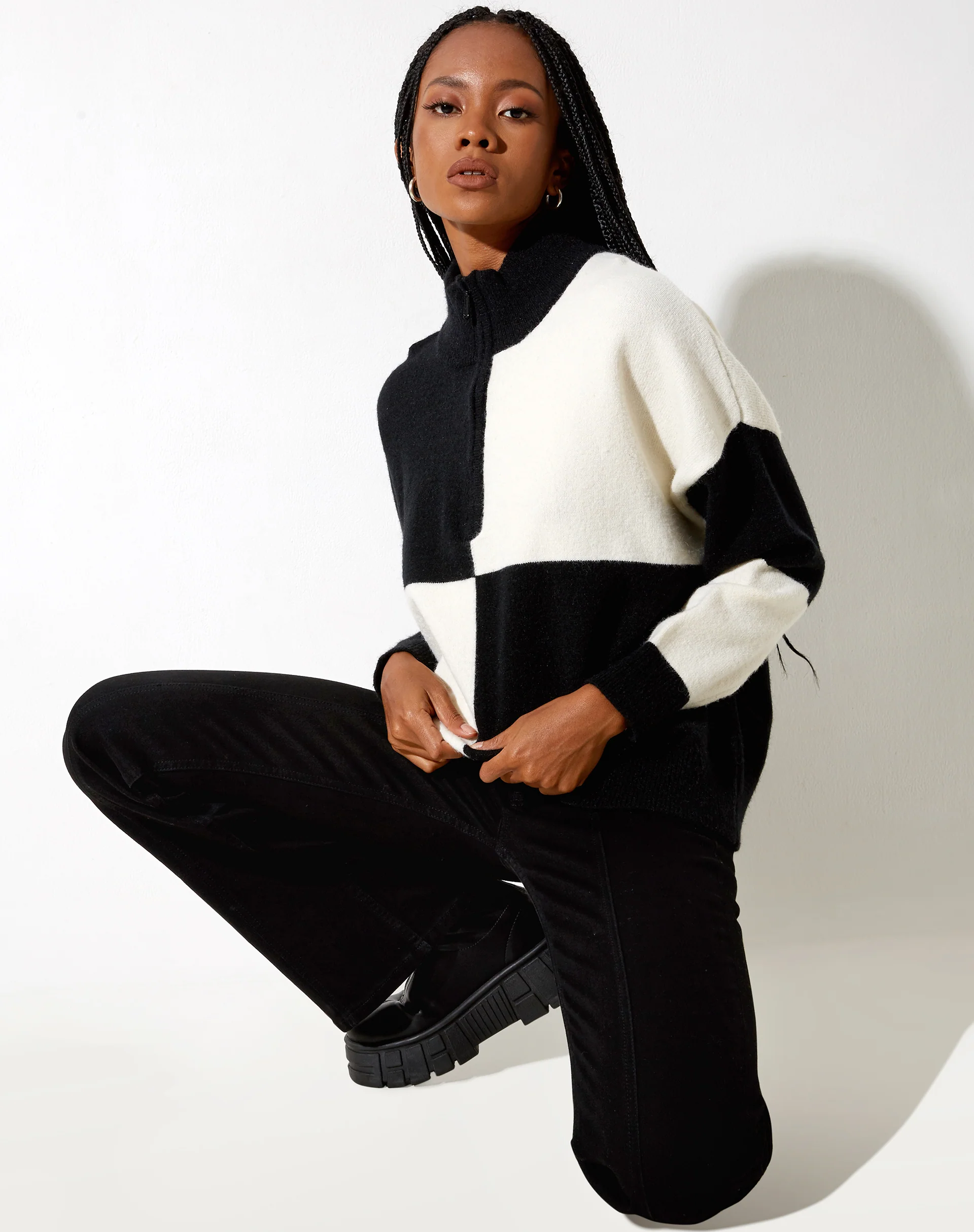 Tusca Sweatshirt in Black and Cream - Image 4
