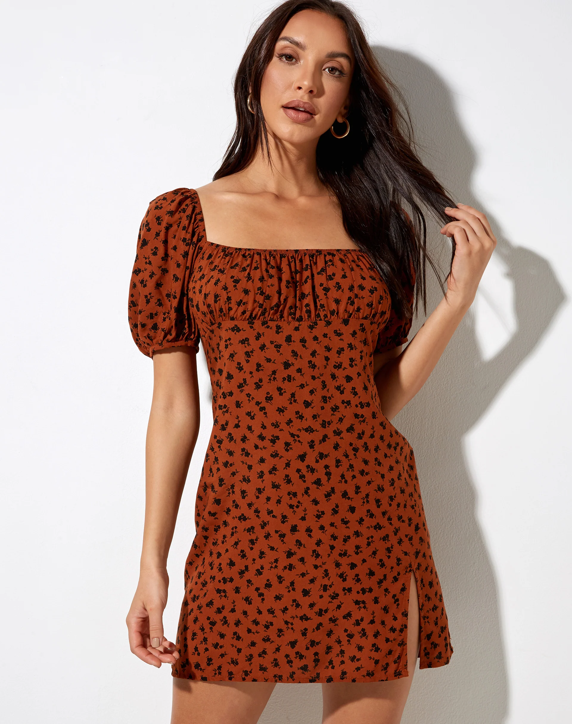 Varie Mini Dress in Dainty Daisy Bombay Brown - Image 4