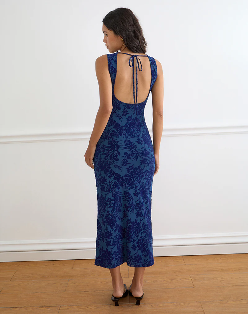 Ventura Maxi Dress in Midnight Leaf Flock Navy - Image 3
