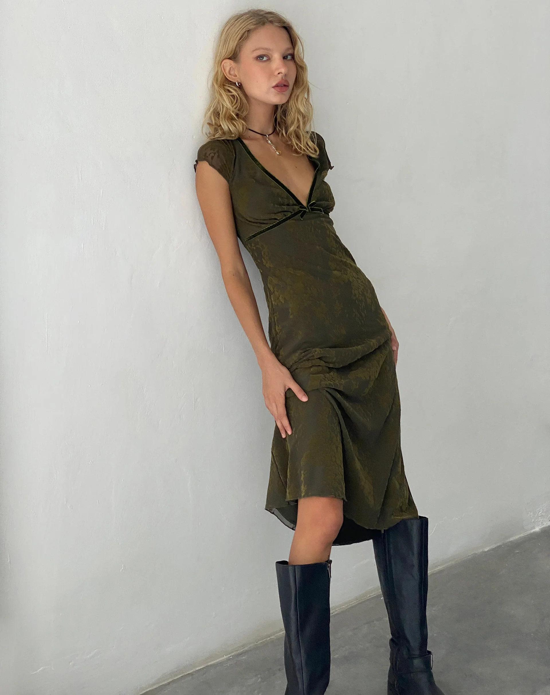 Vilinia Midi Dress in Abstract Botanic Dark Olive - Image 3