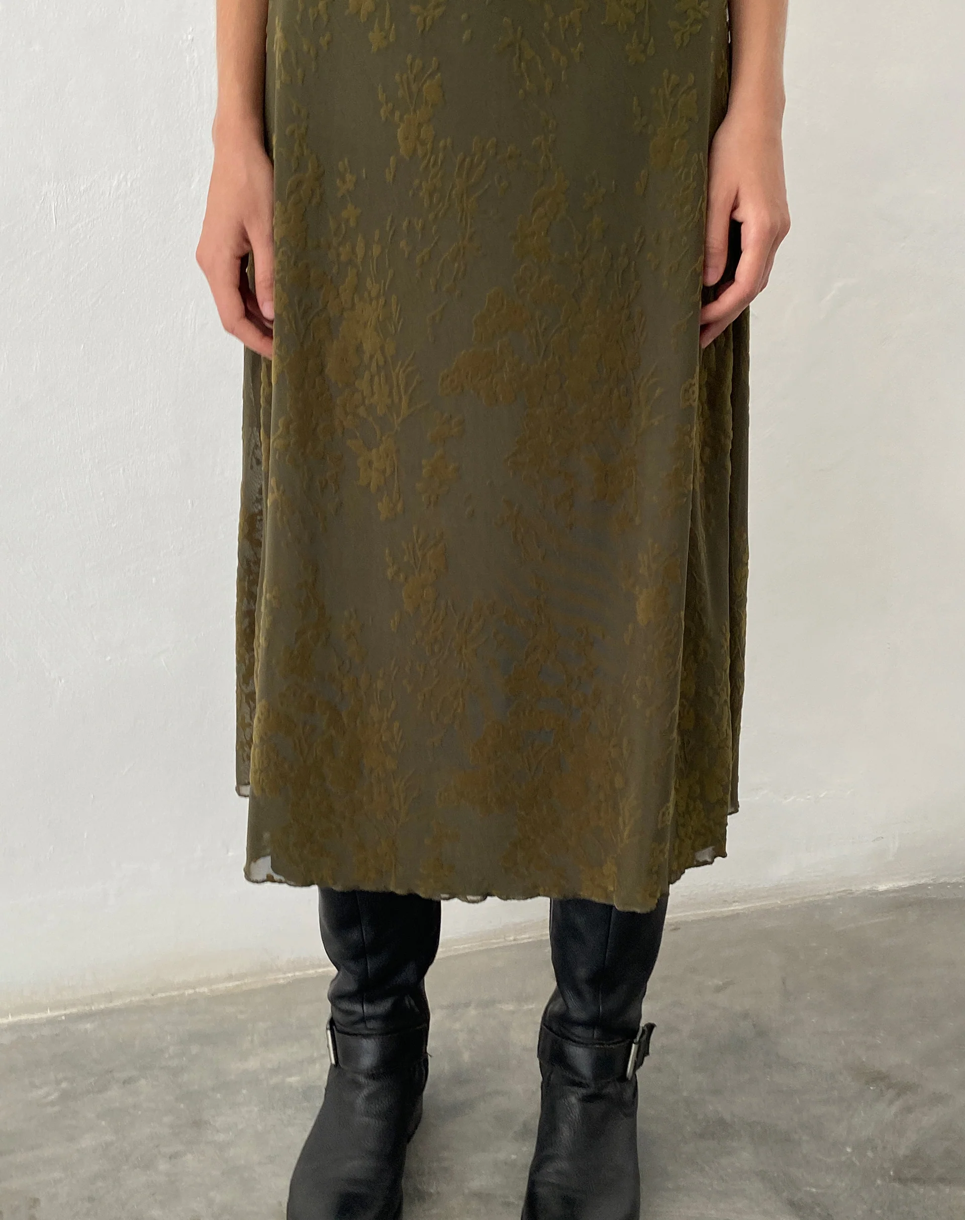 Vilinia Midi Dress in Abstract Botanic Dark Olive - Image 5