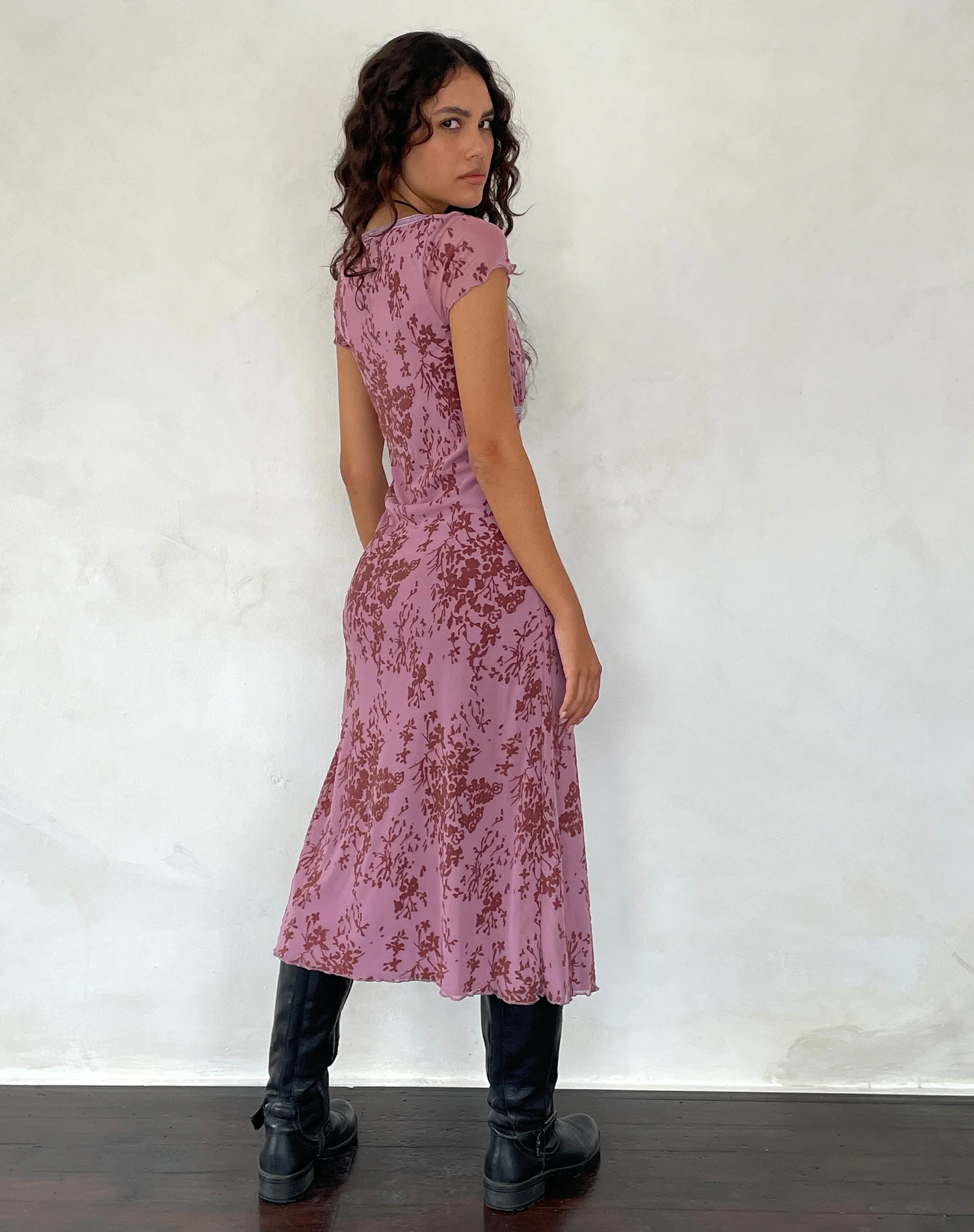Vilinia Midi Dress in Abstract Botanic Mauve - Image 4